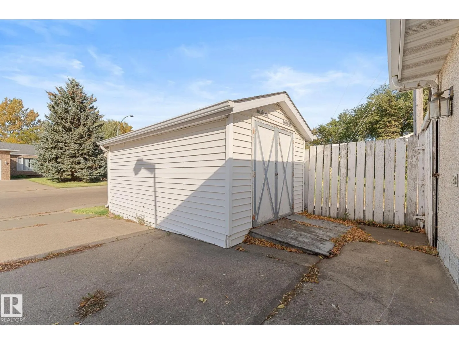 12227 58 ST NW
