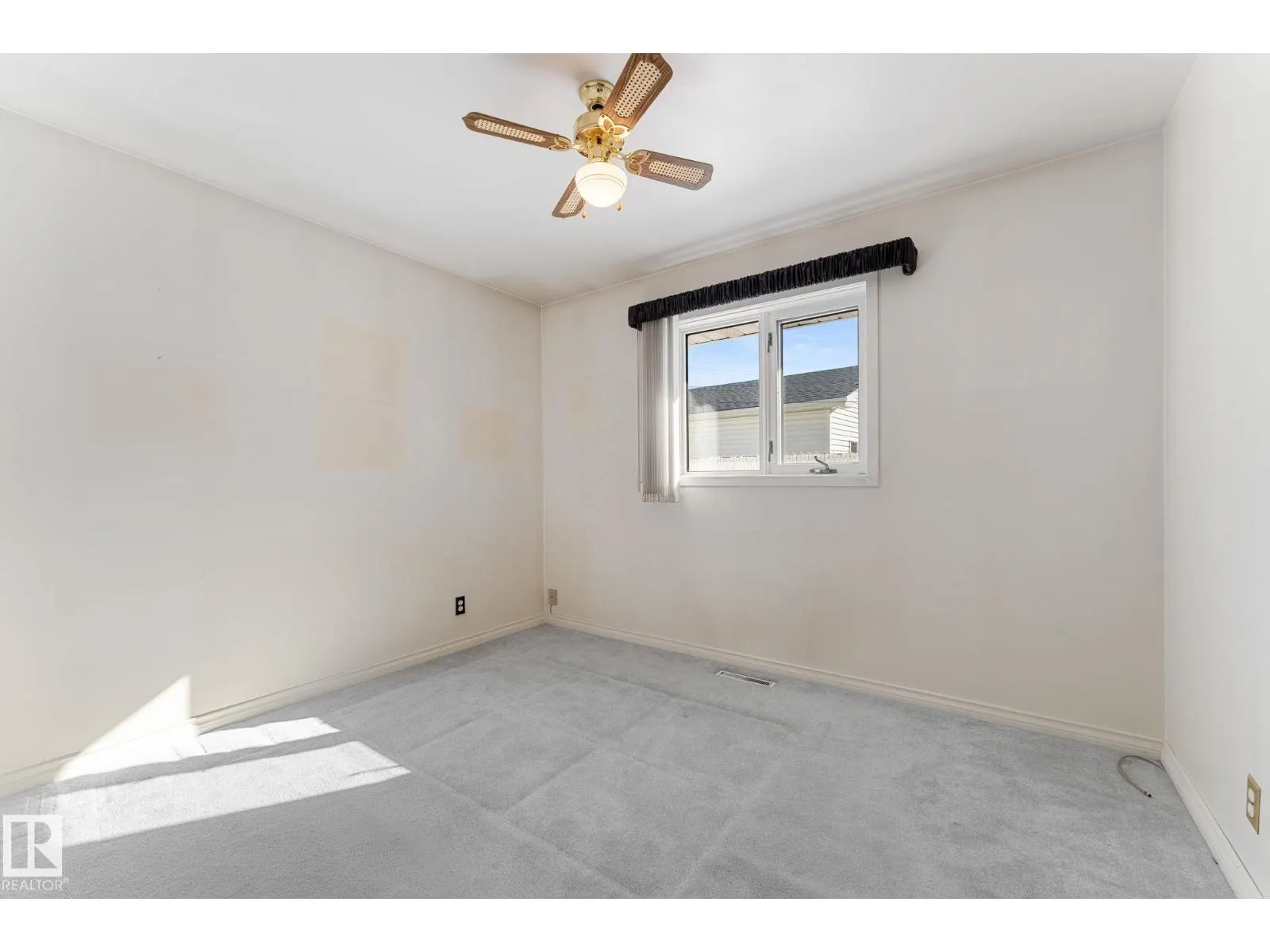 12227 58 ST NW