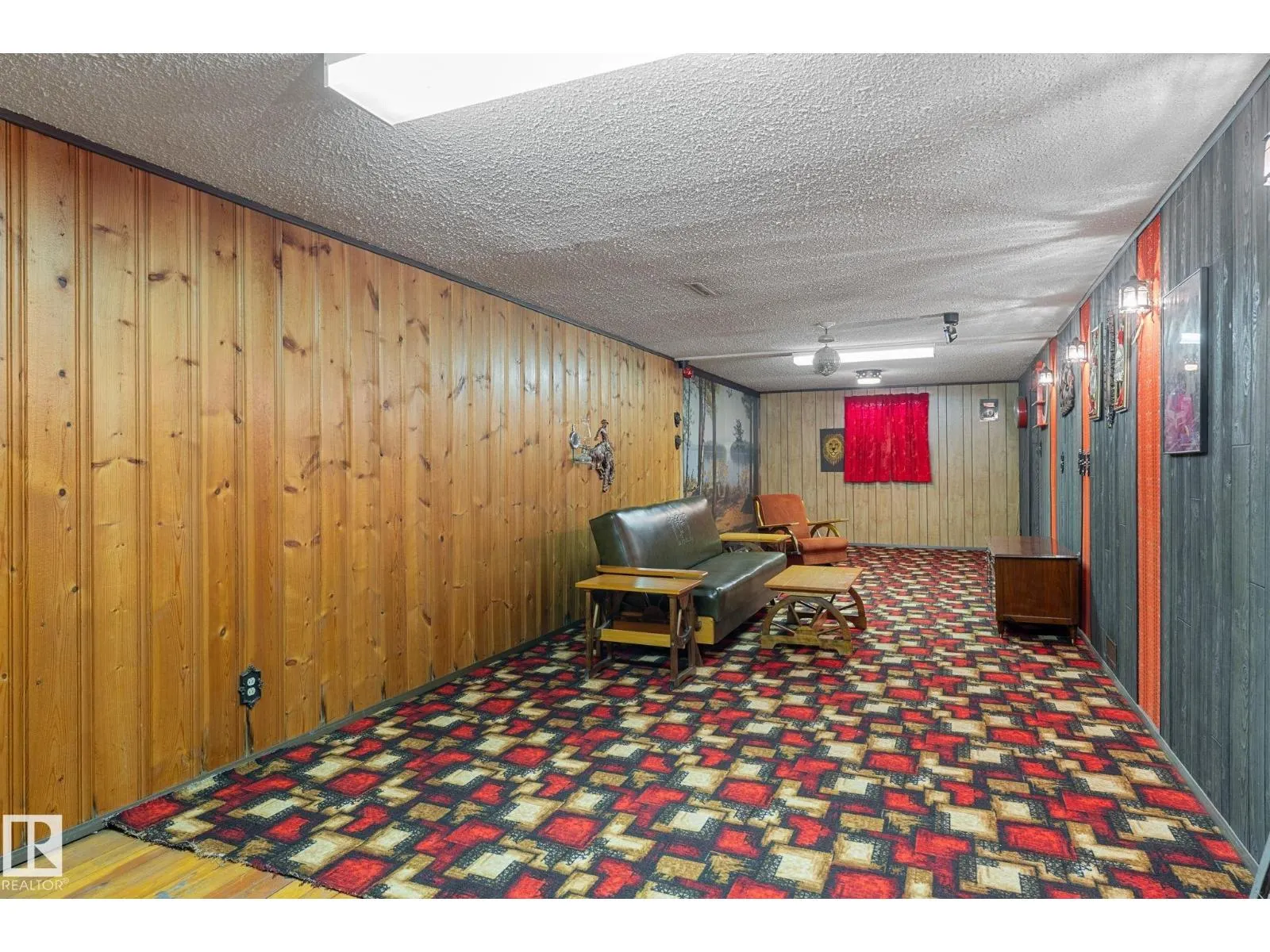 12227 58 ST NW