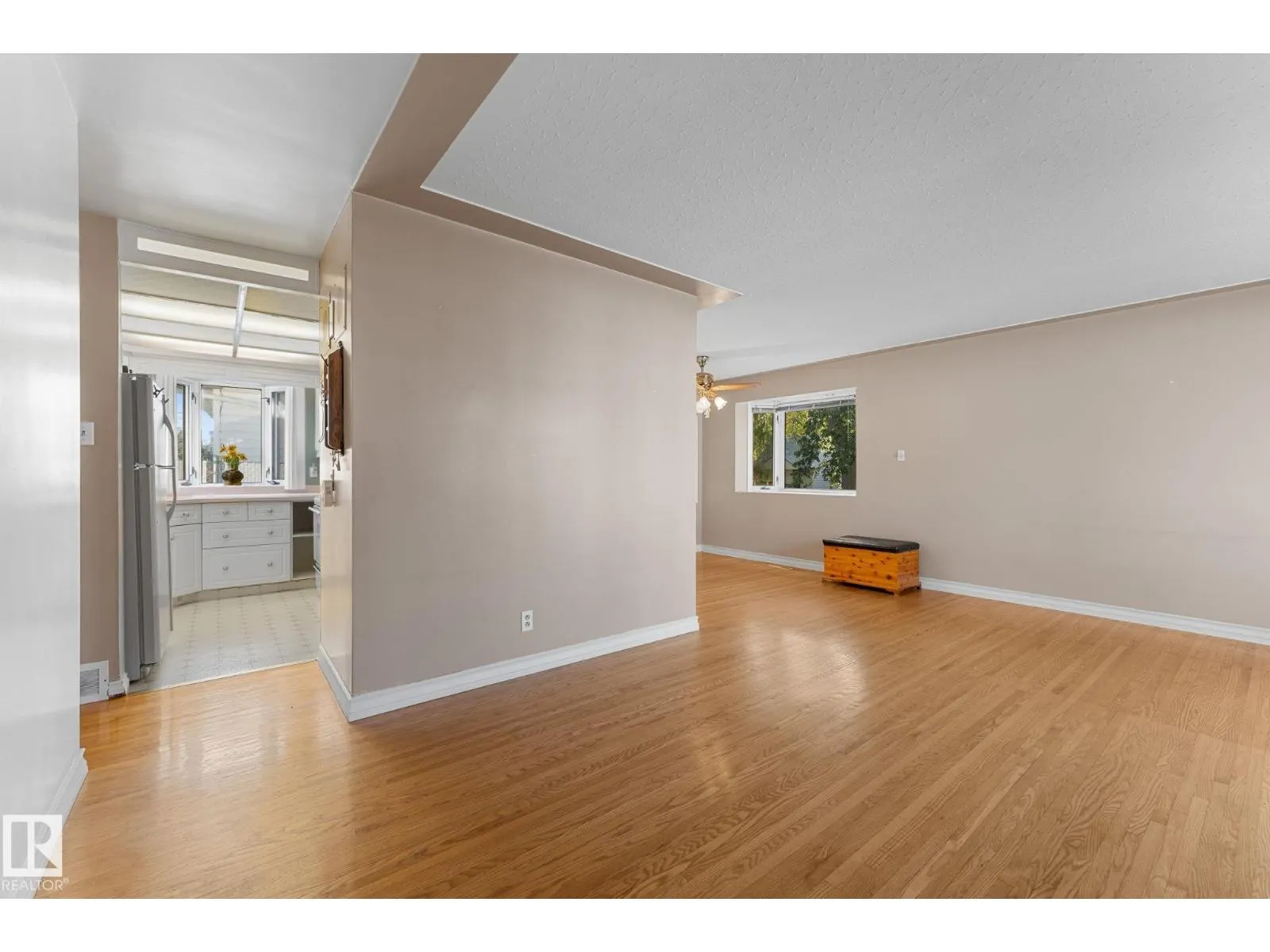 12227 58 ST NW
