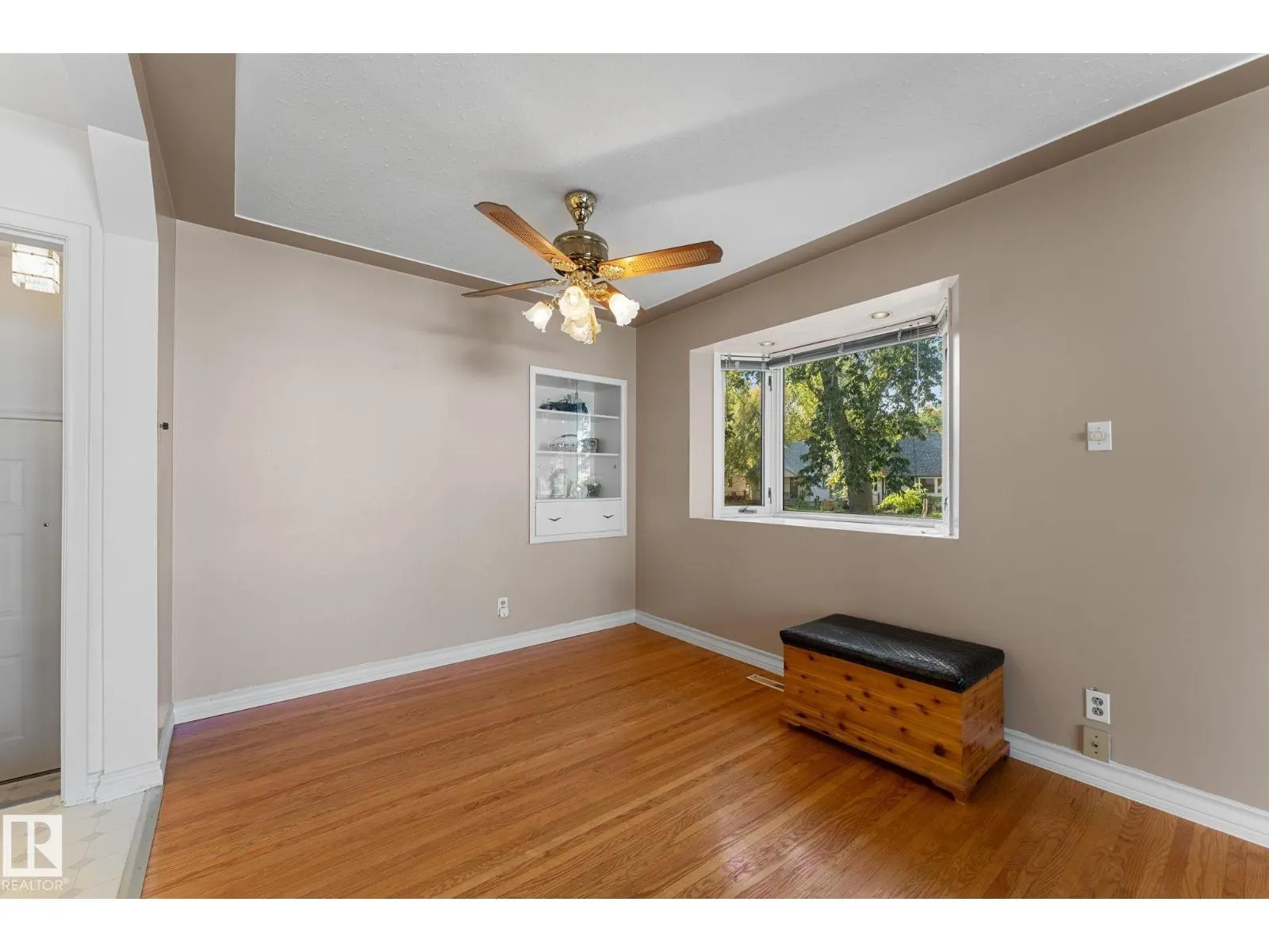 12227 58 ST NW