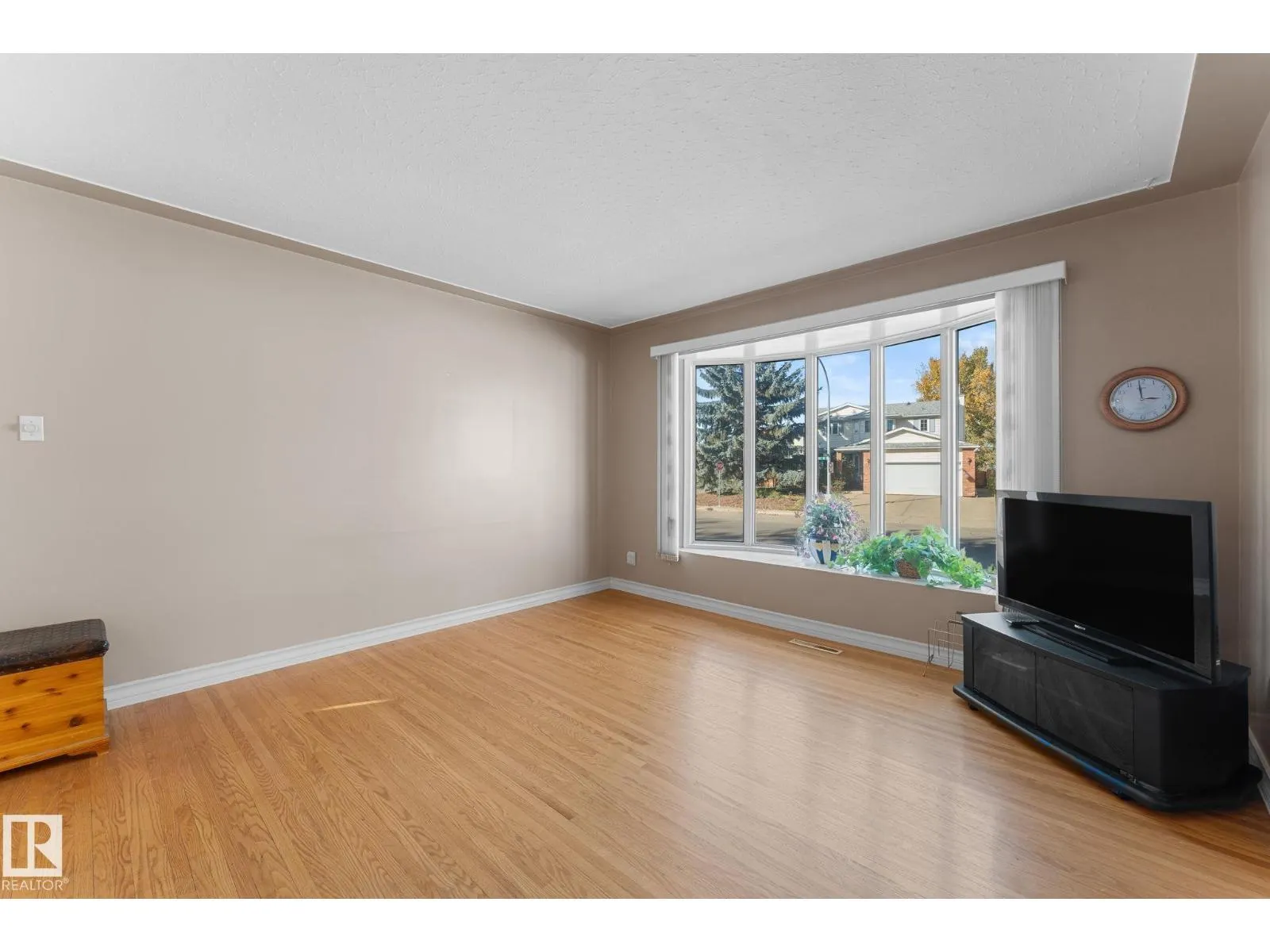 12227 58 ST NW