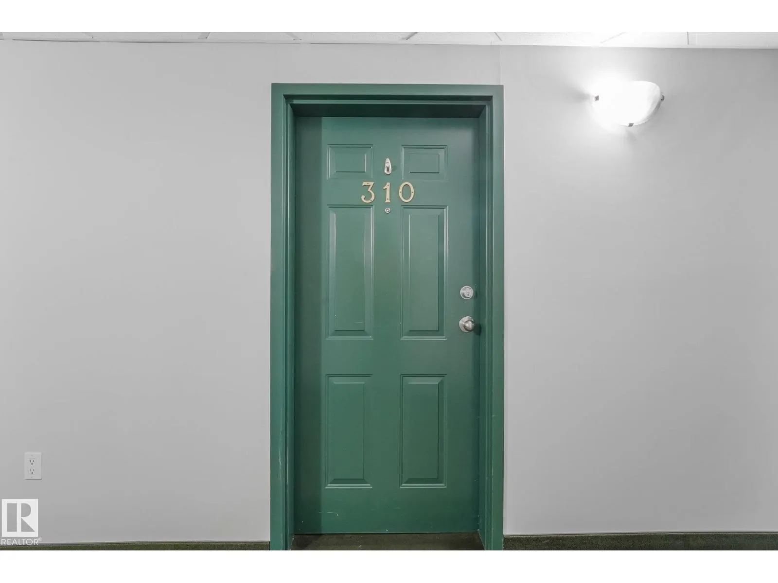 #310 4806 48 AV