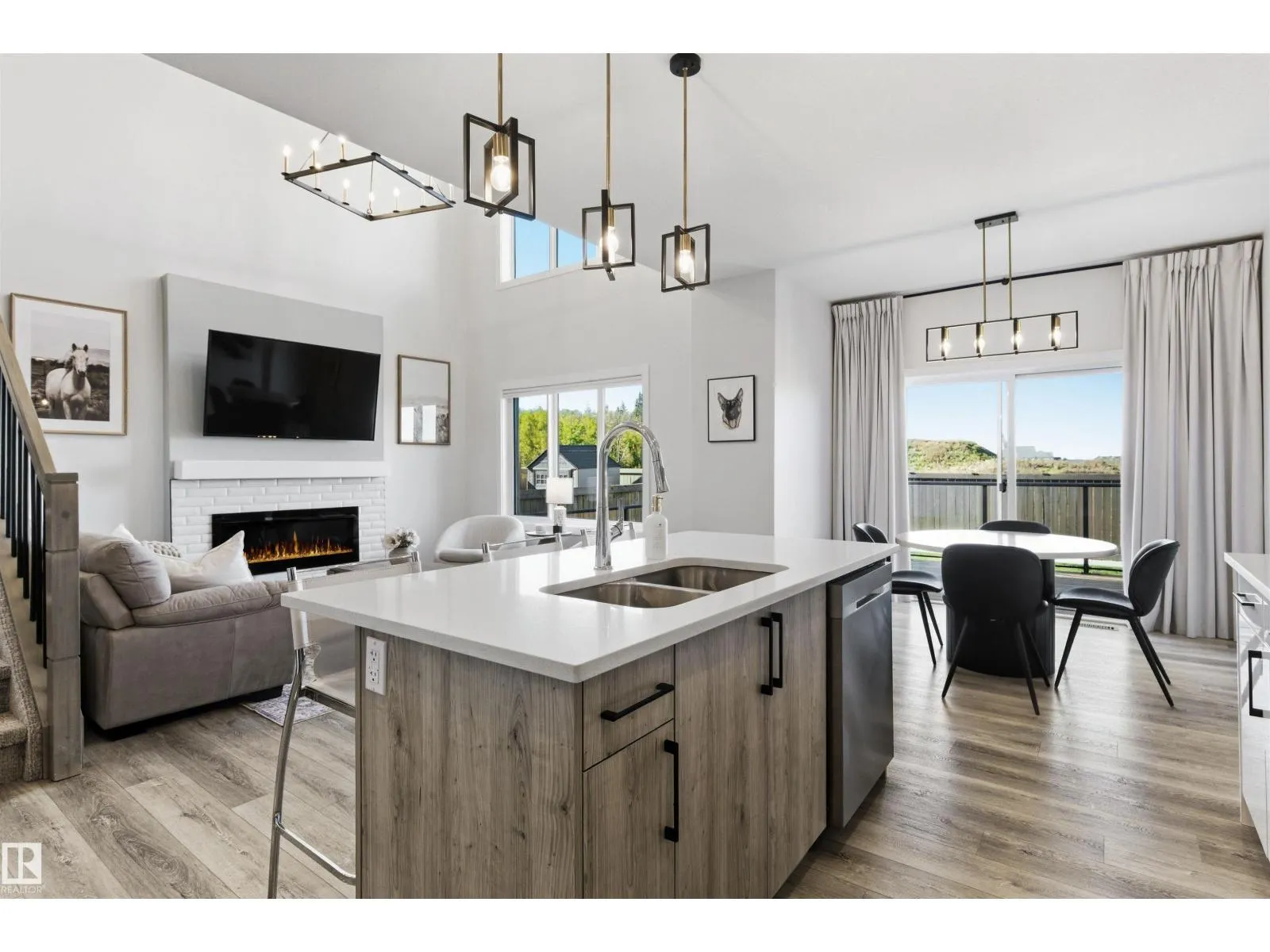 93 SPRINGBROOK WD