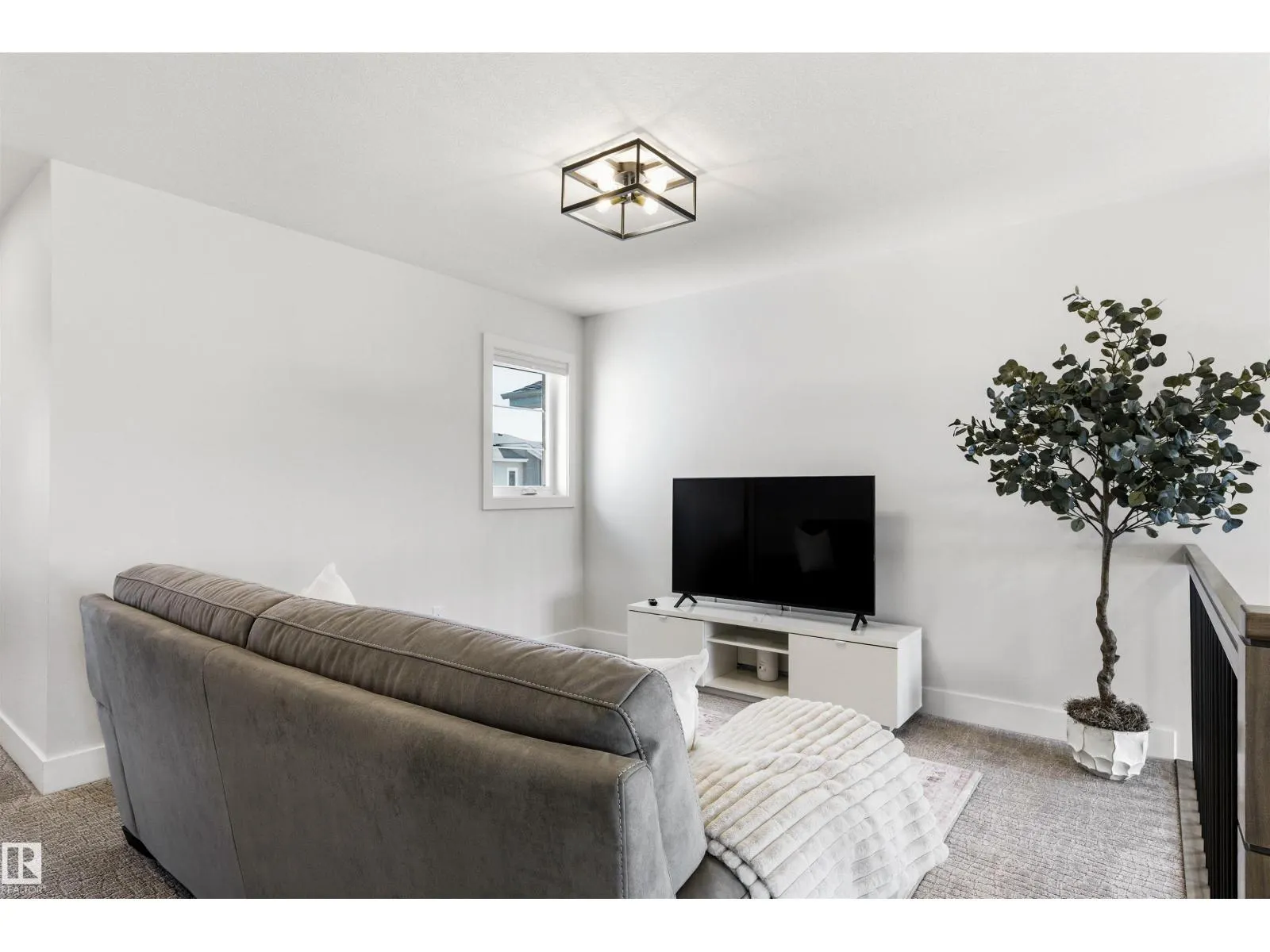 93 SPRINGBROOK WD