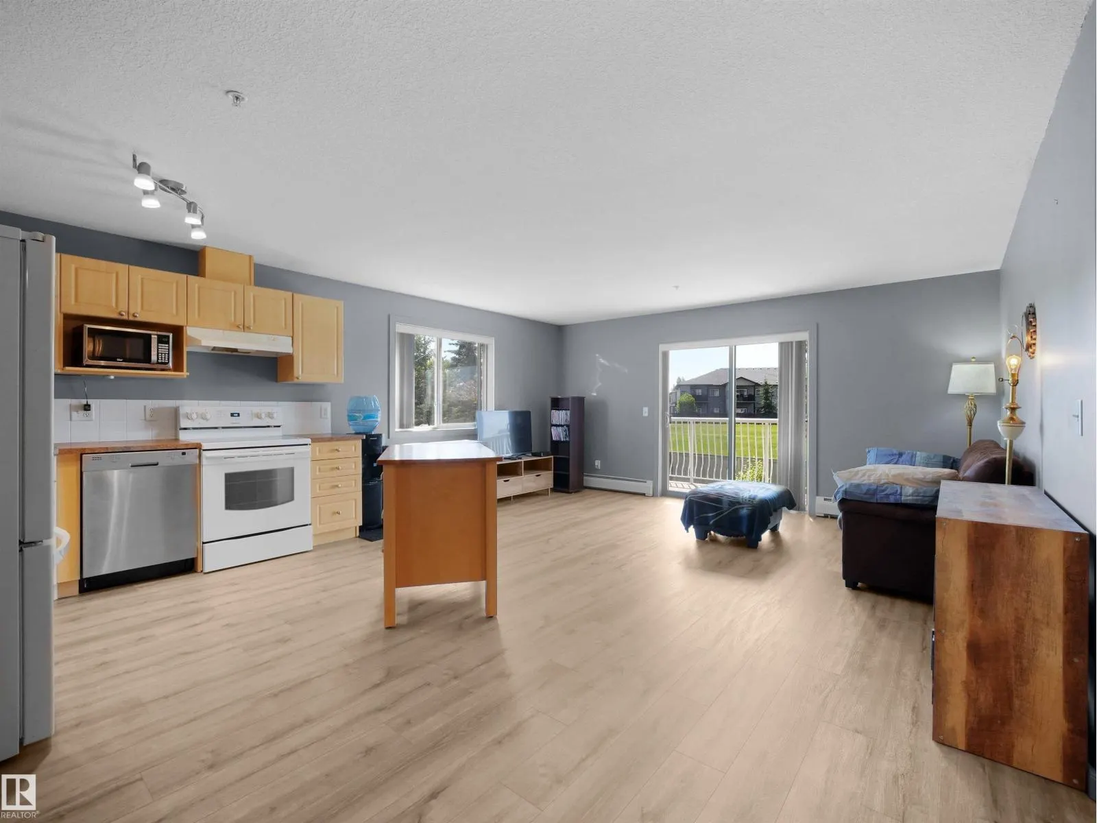 240 SPRUCE RIDGE RD