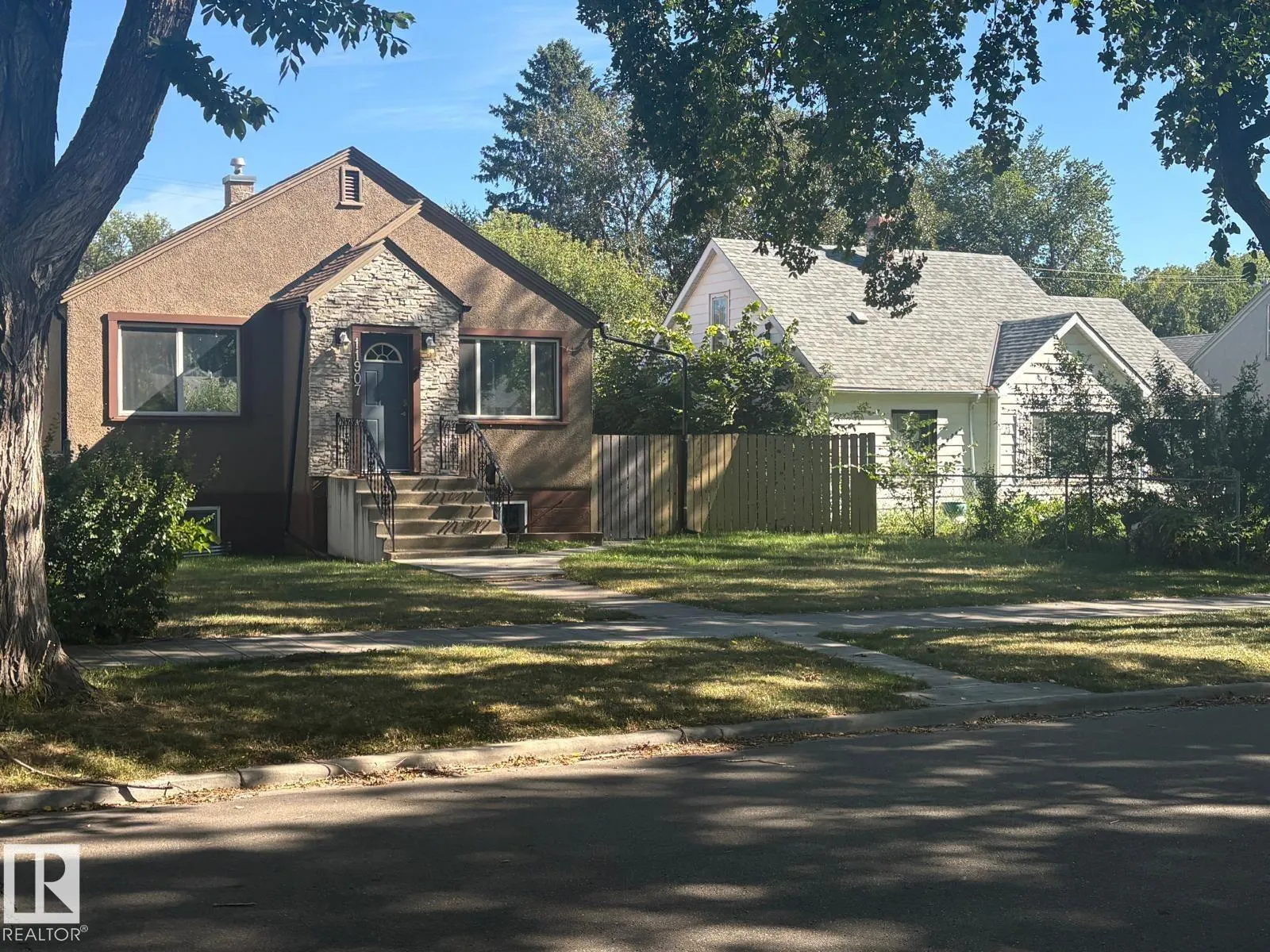 11922 69 ST NW