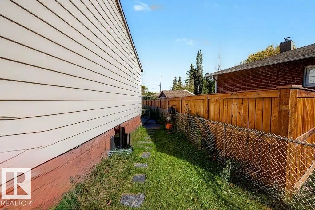 12391 132 ST NW