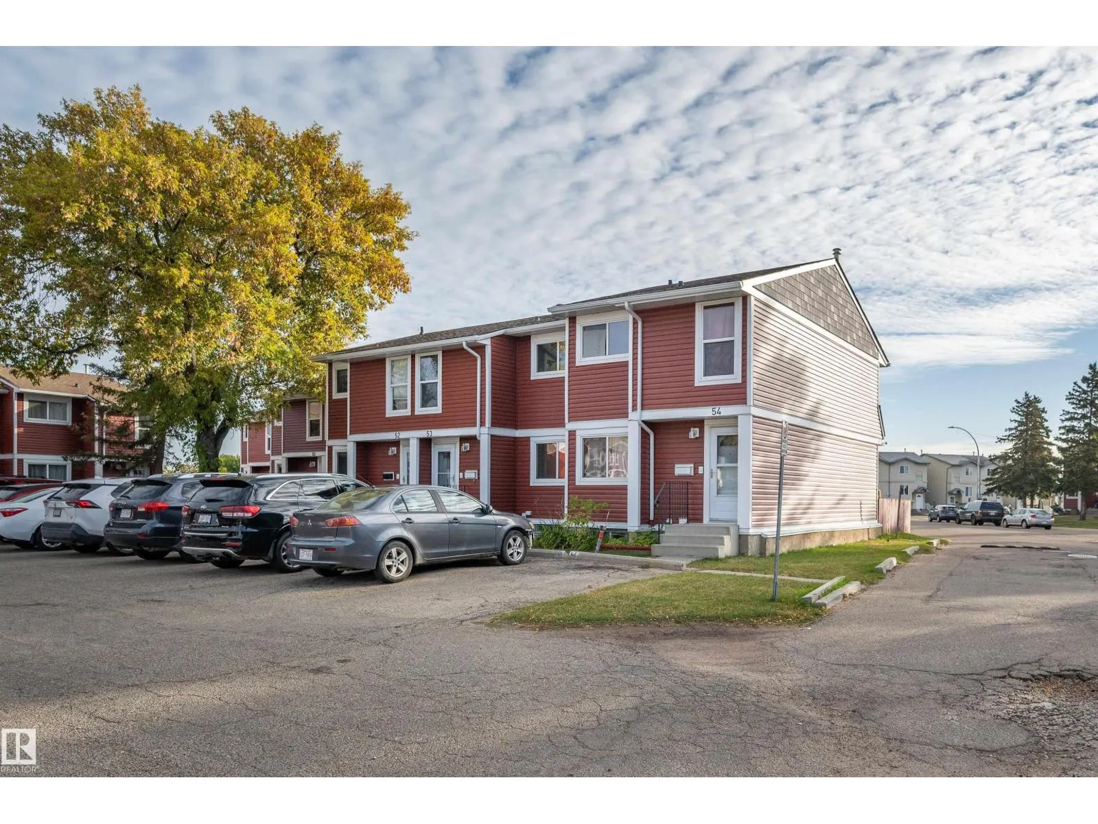 #53 4707 126 AV NW
