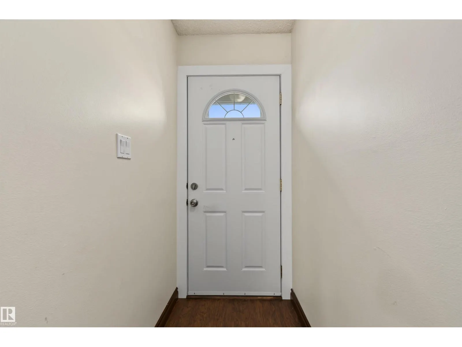 #53 4707 126 AV NW