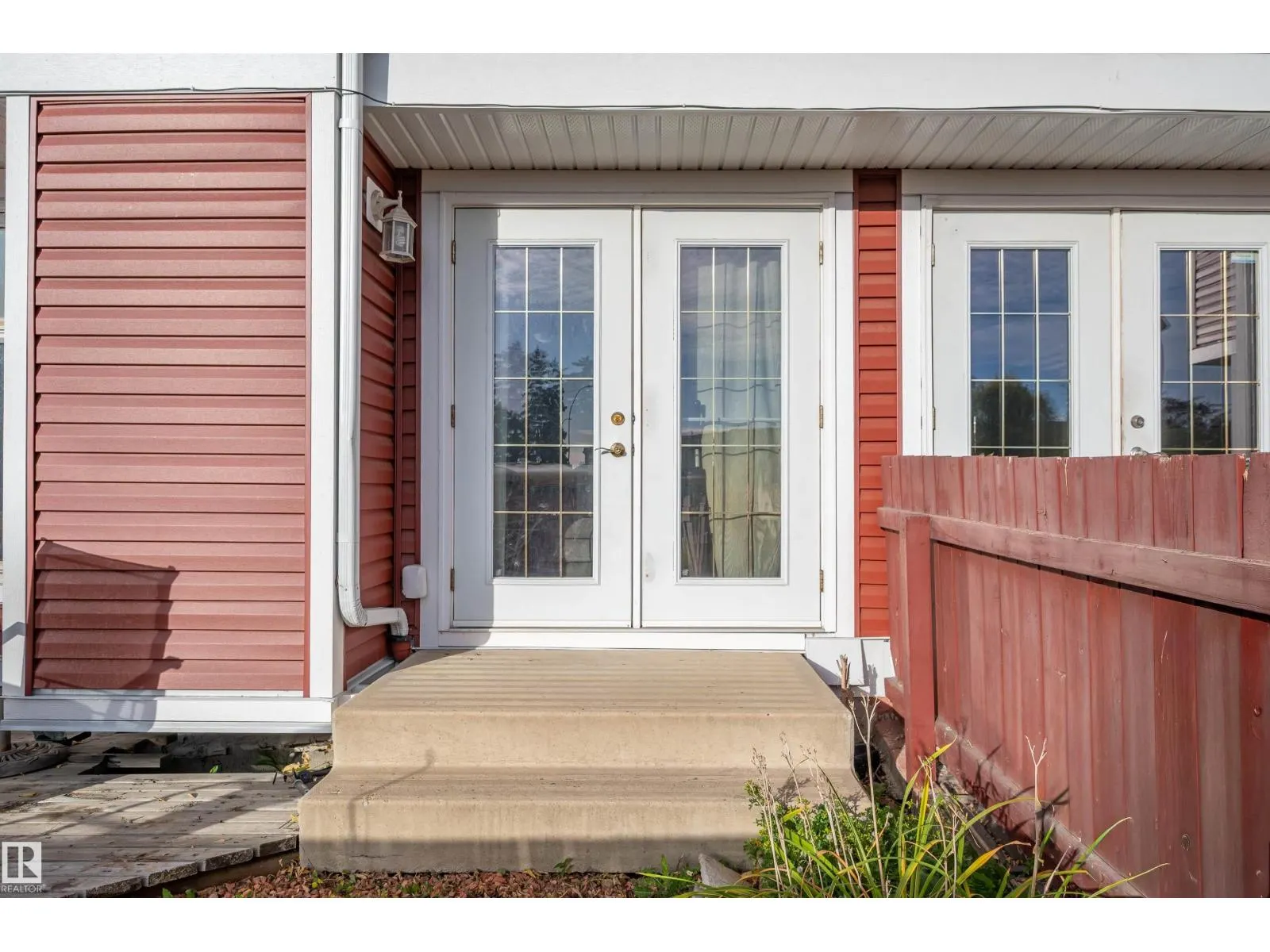 #53 4707 126 AV NW