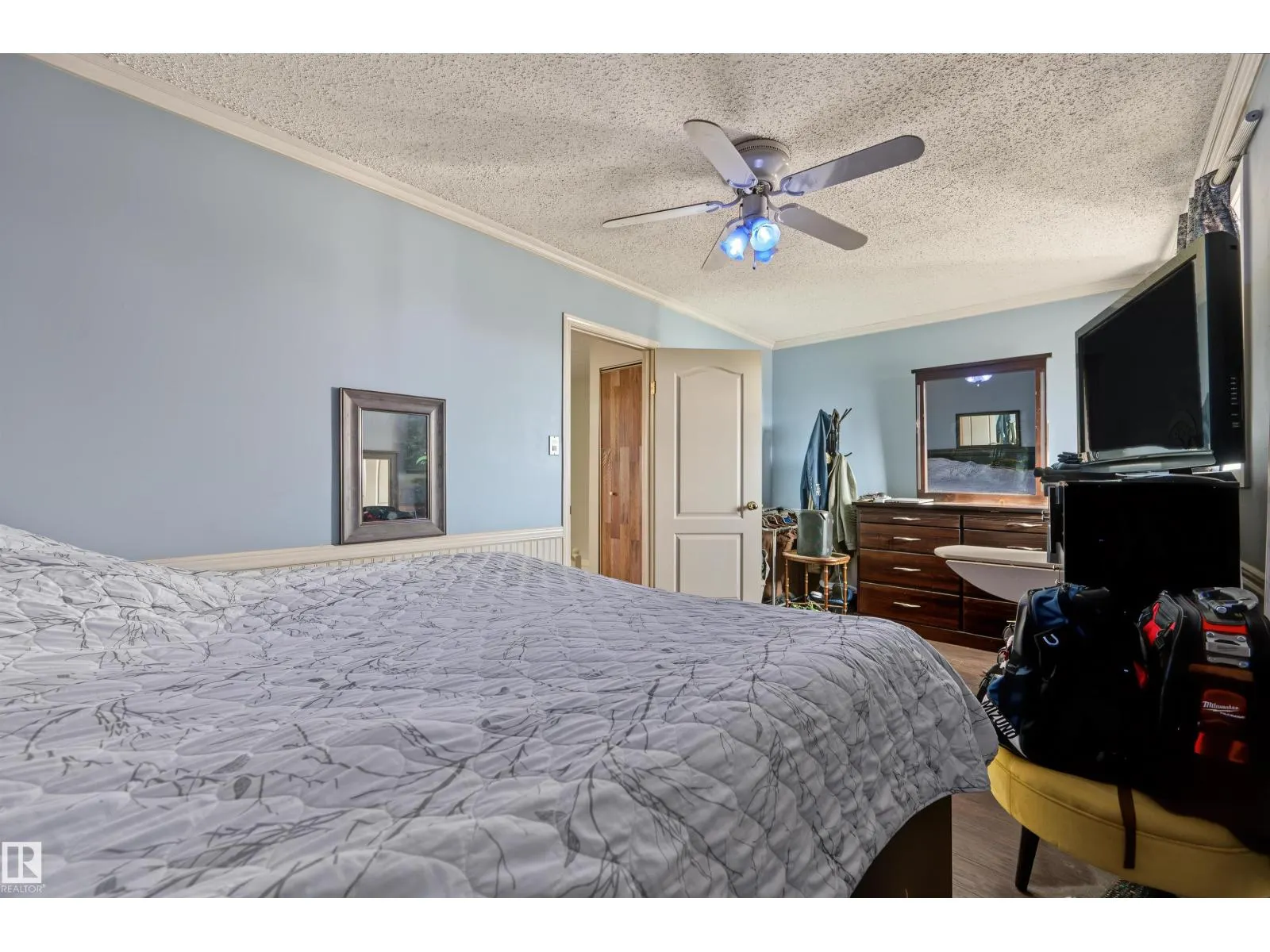#53 4707 126 AV NW