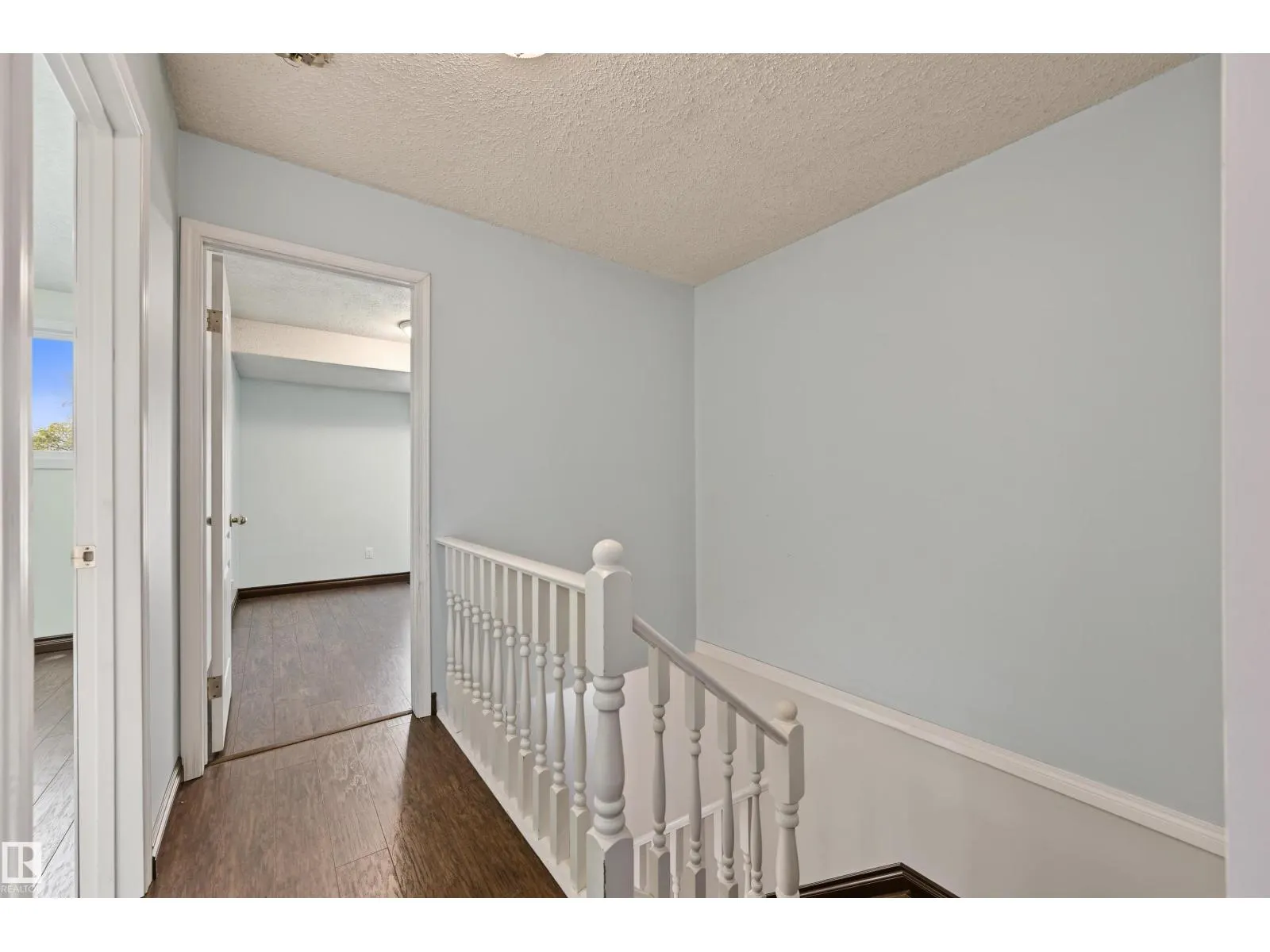 #53 4707 126 AV NW