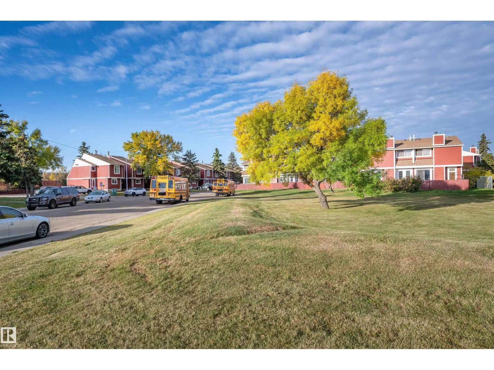 #53 4707 126 AV NW
