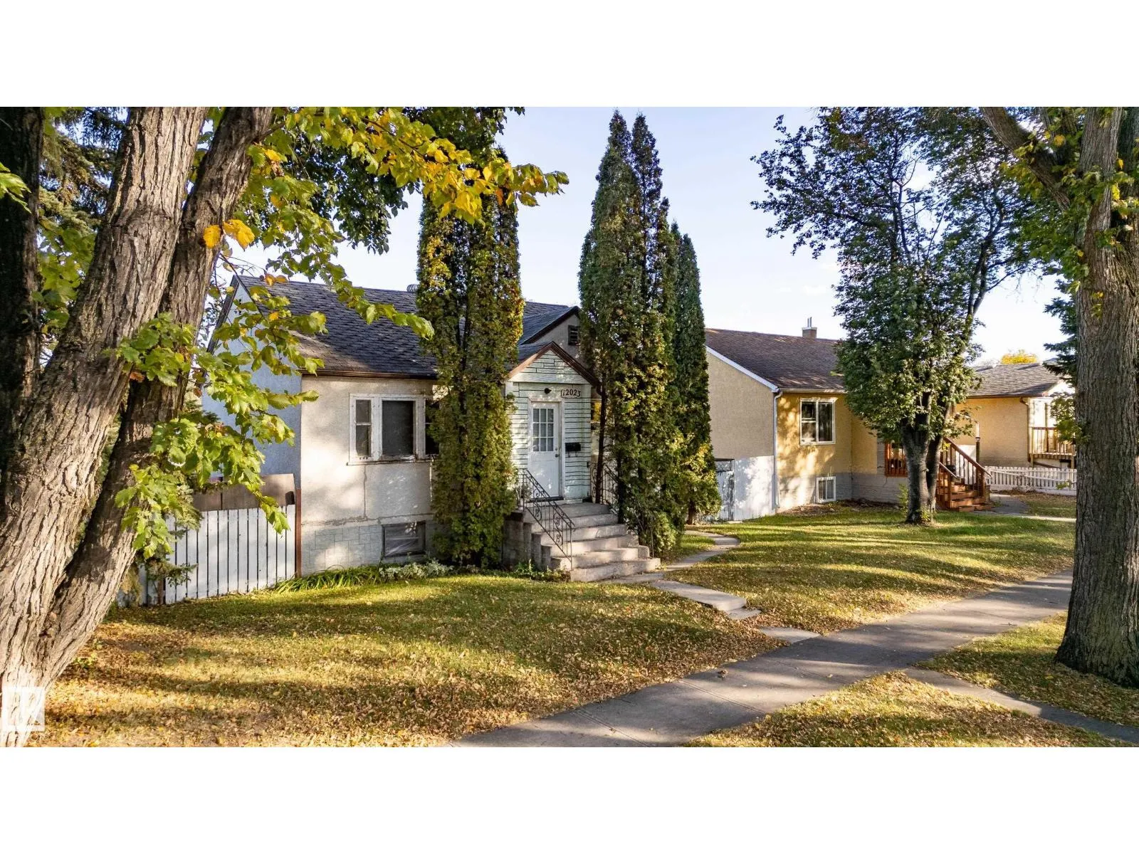 12023 67 ST NW