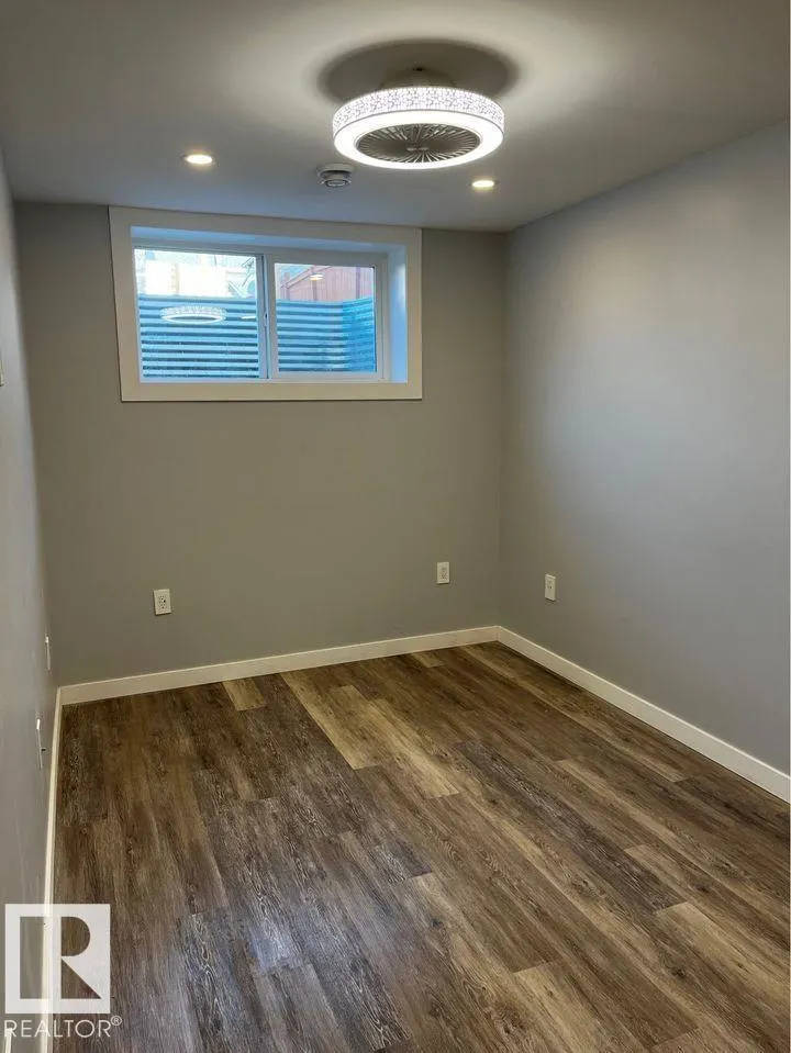 8823-8825 95 ST NW