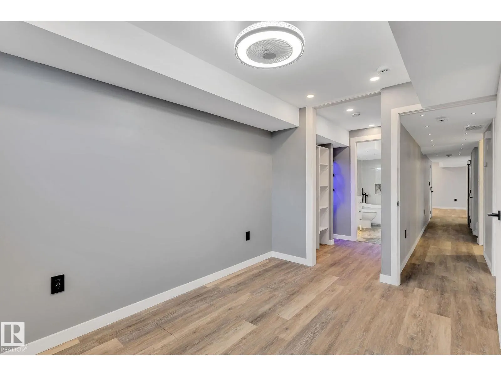 8823-8825 95 ST NW