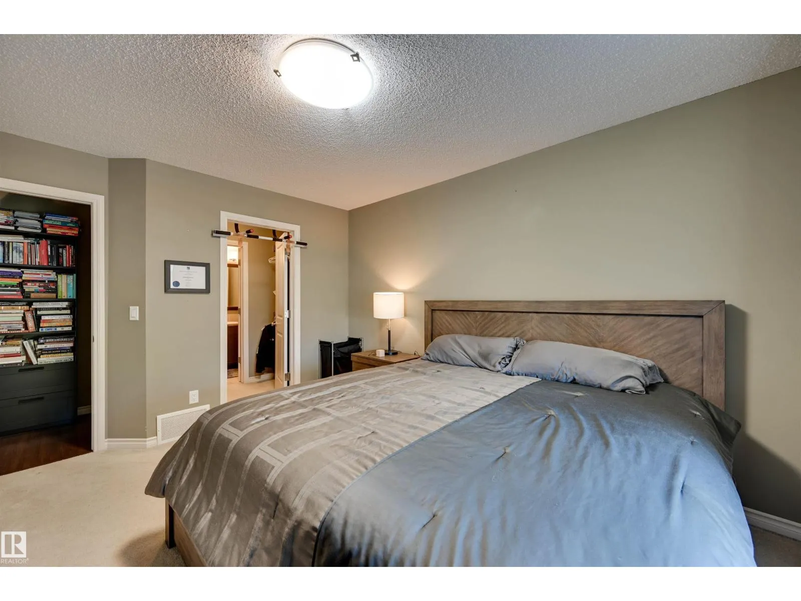 #49 10 WOODCREST LN
