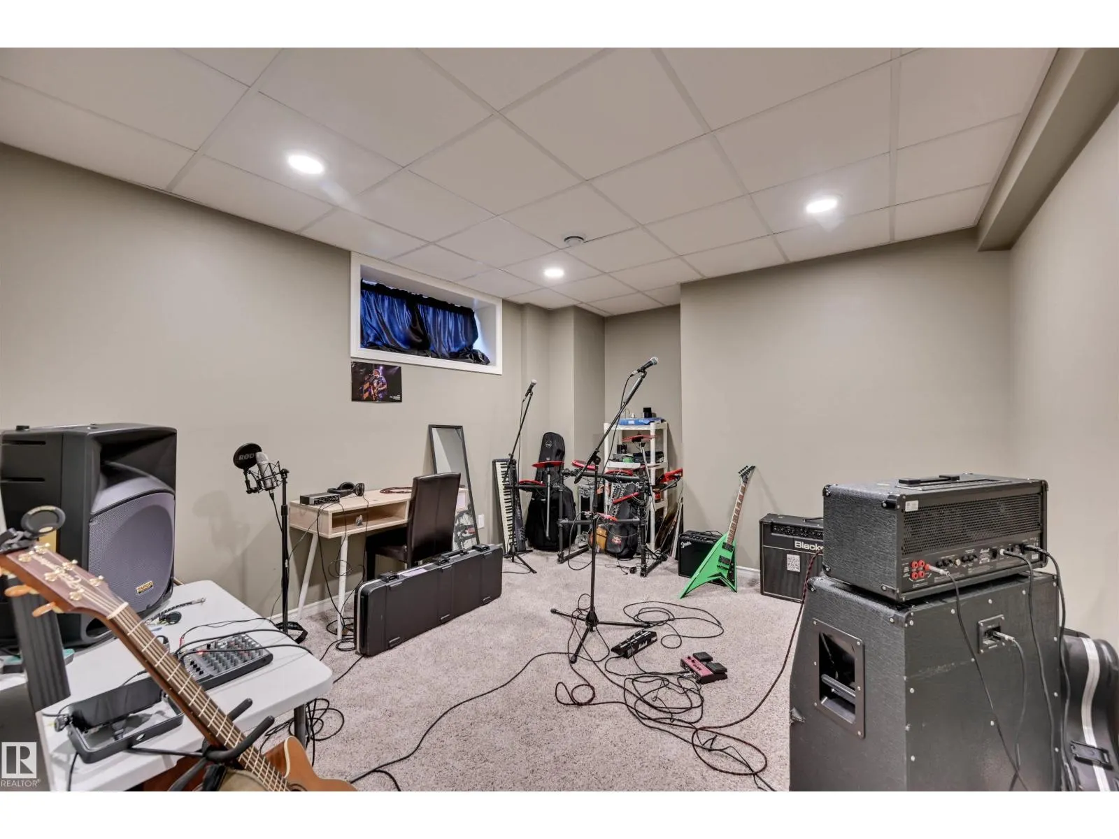 #49 10 WOODCREST LN