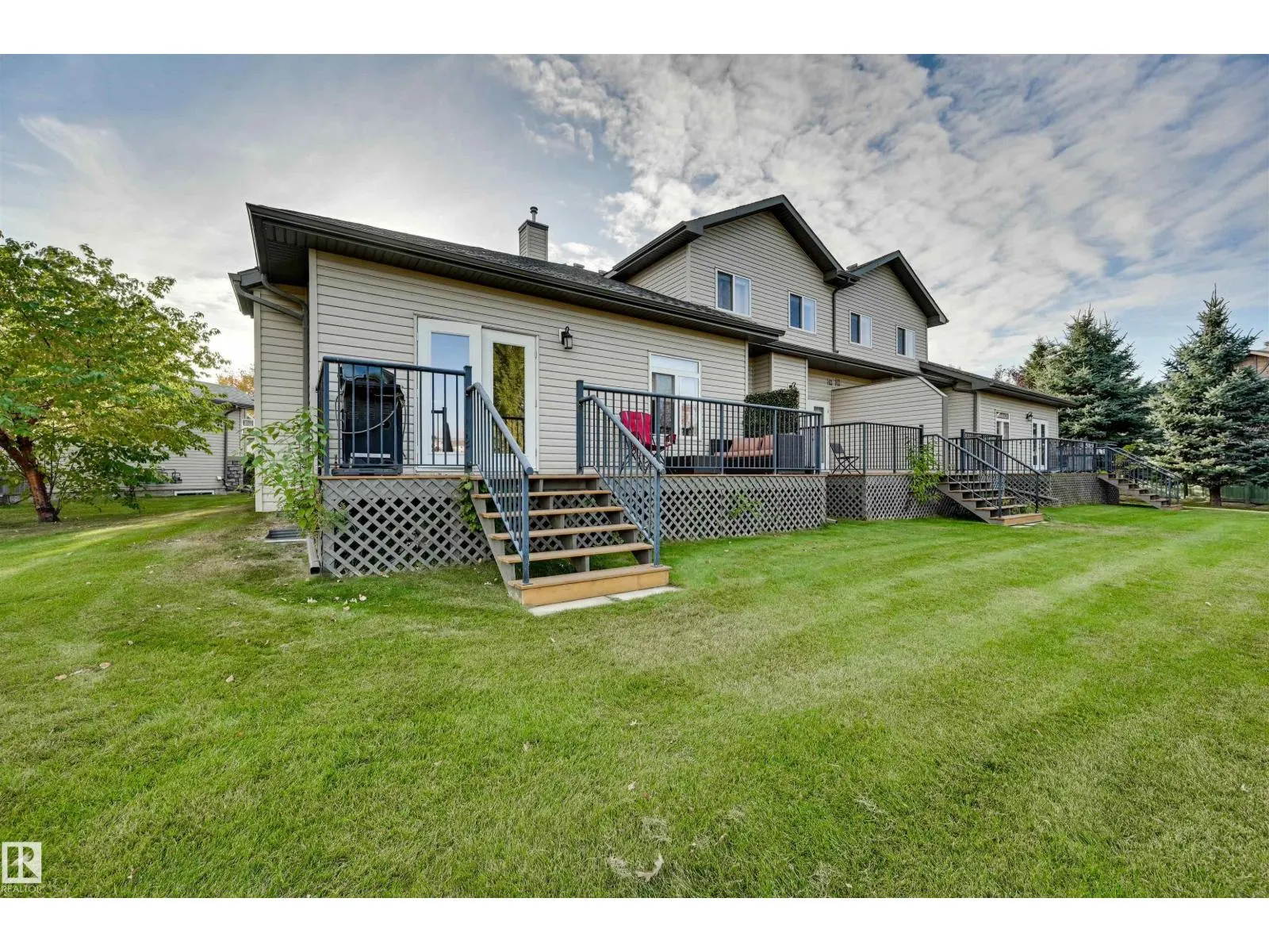 #49 10 WOODCREST LN