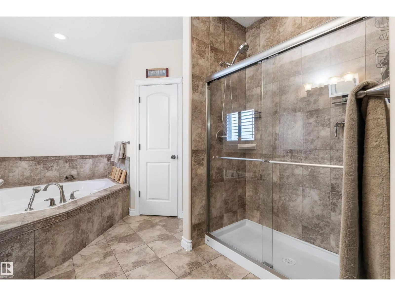 1240 WESTERRA CR