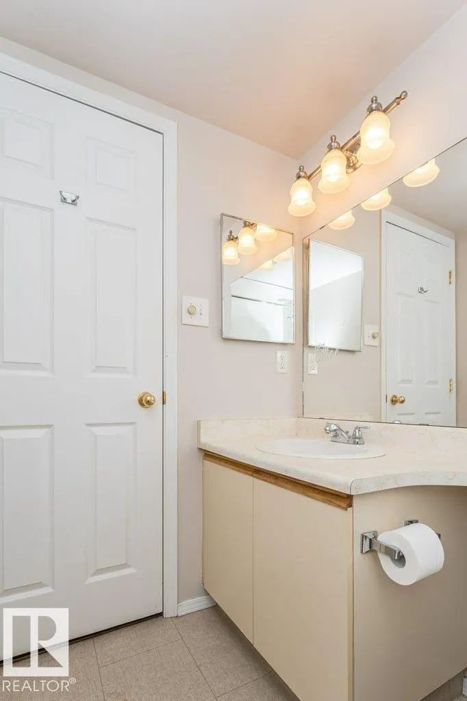 #203 8503 108 ST NW