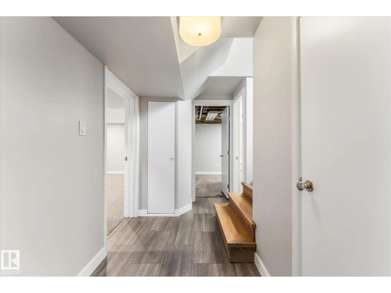 209 MCPHERSON AV