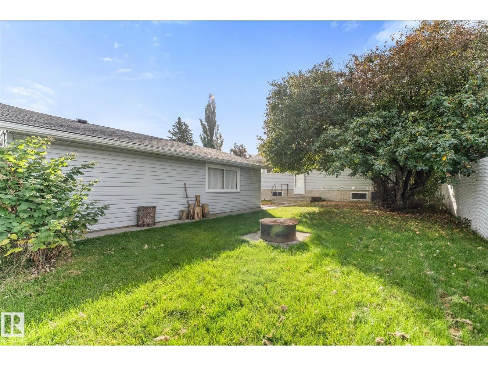209 MCPHERSON AV