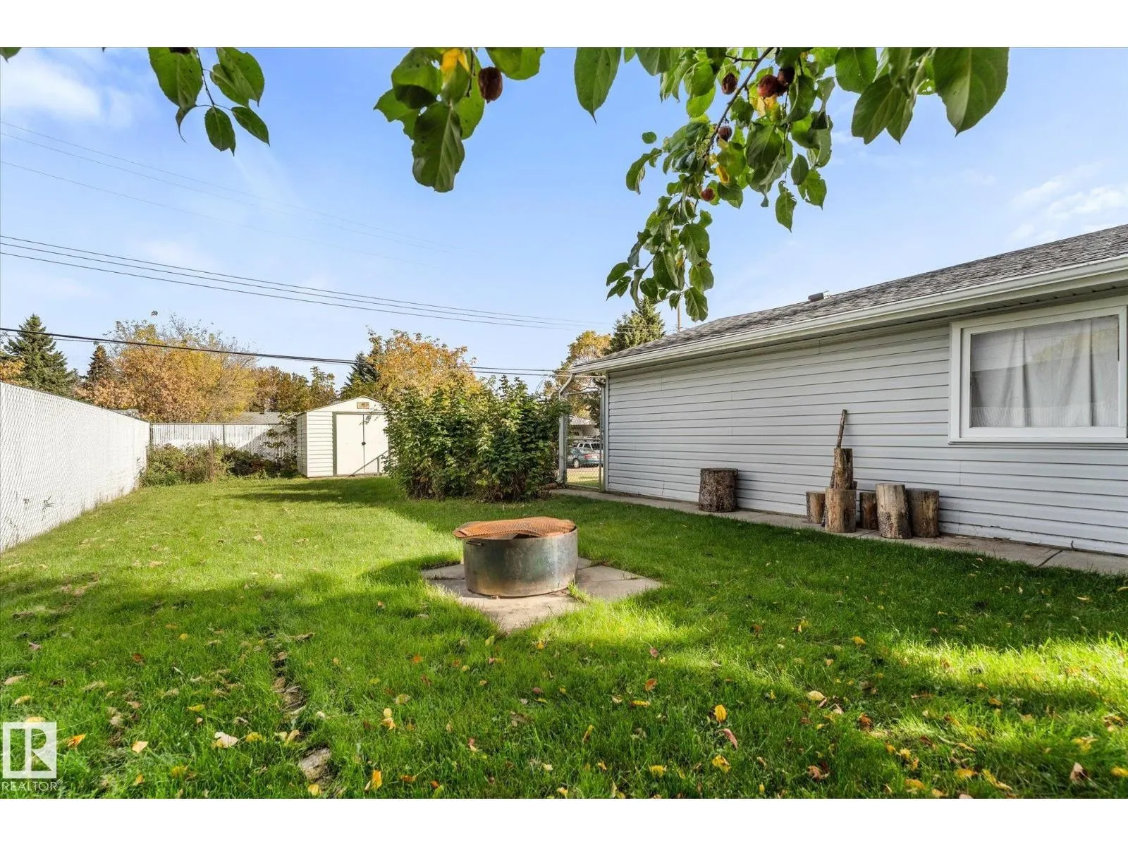 209 MCPHERSON AV