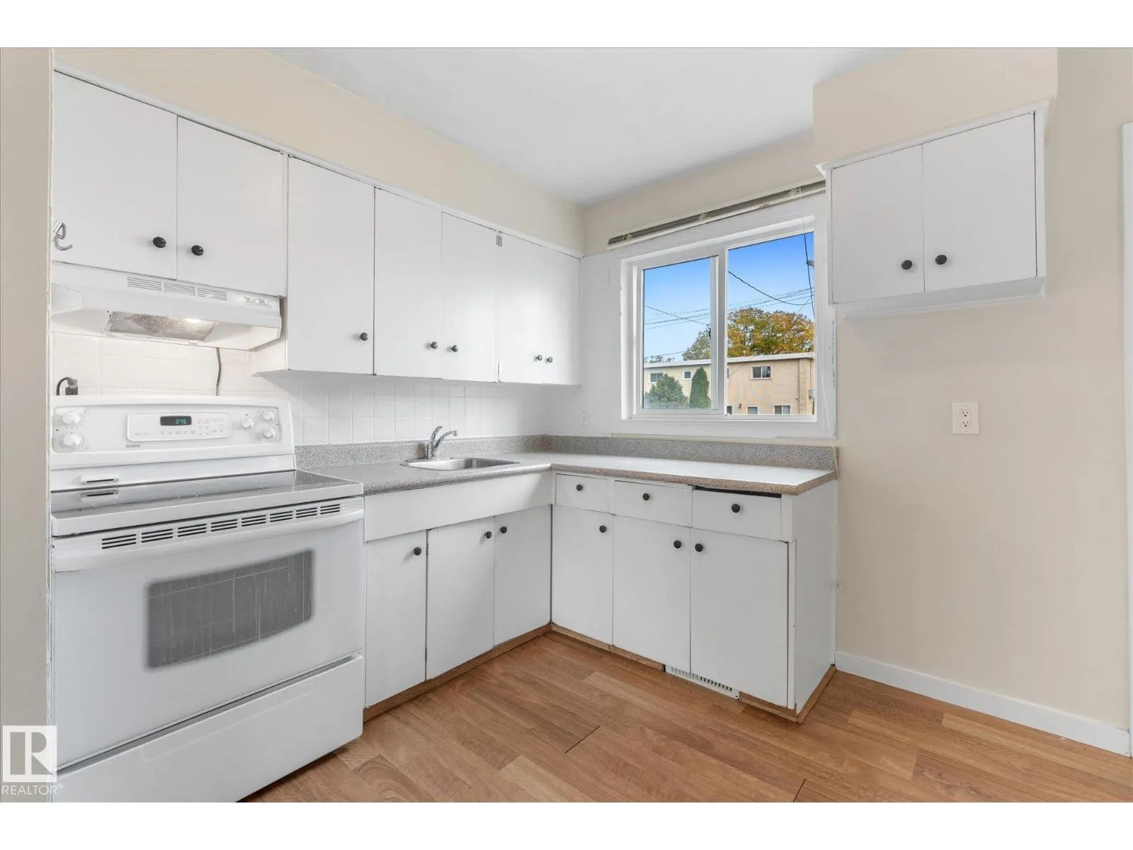 13307 89A ST NW