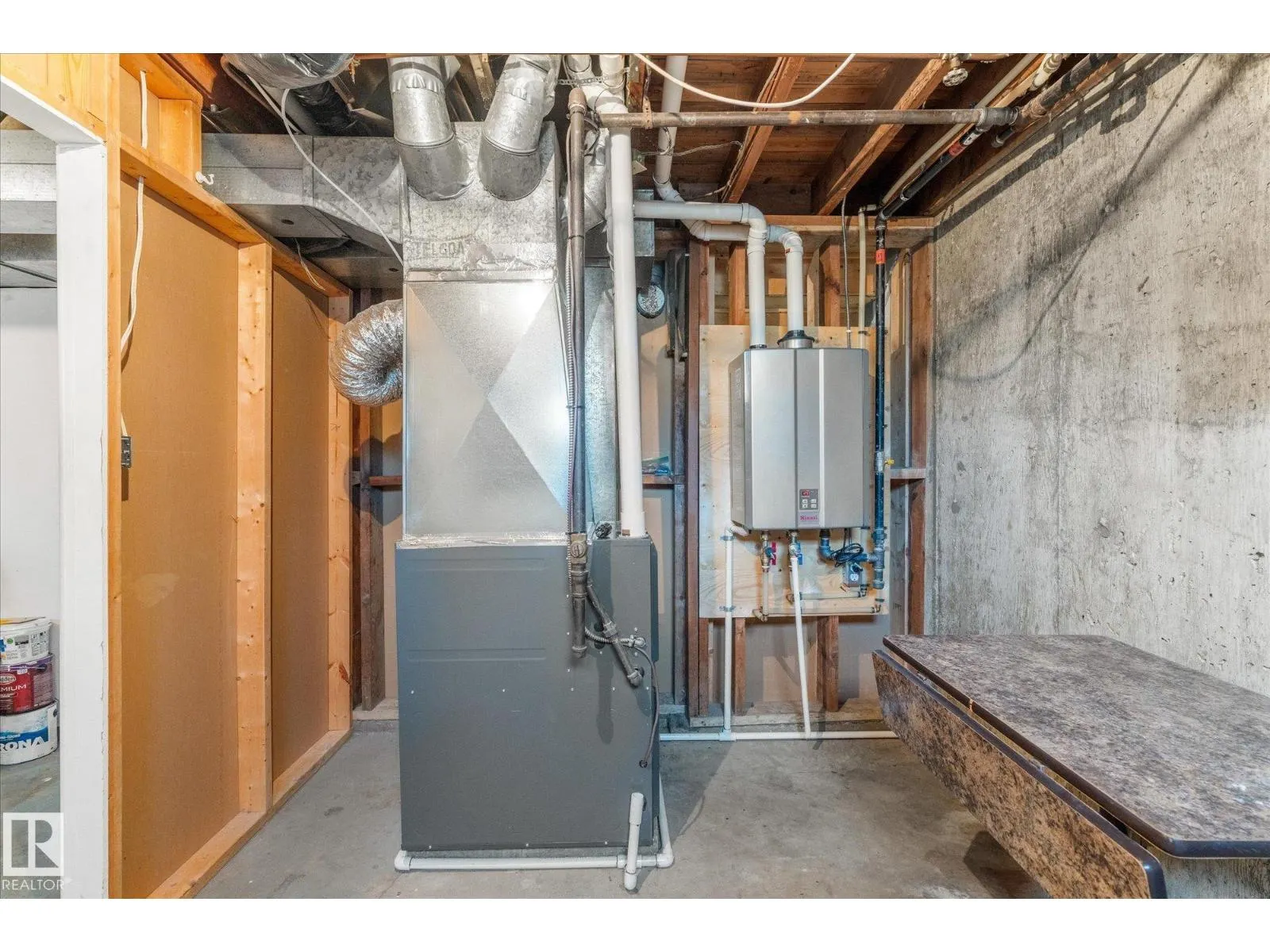 13307 89A ST NW