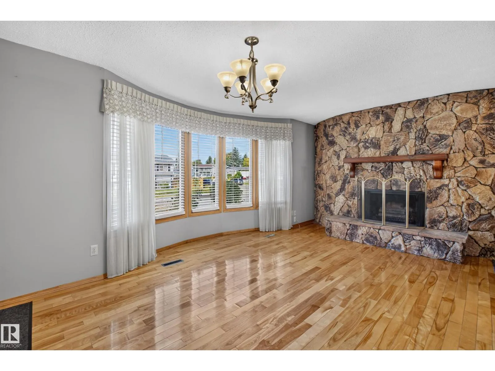 13315 30 ST NW