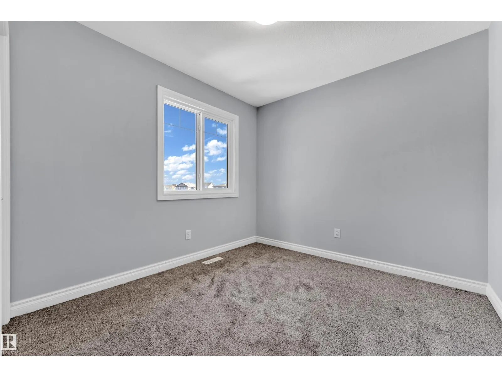 4359 126 AV NW