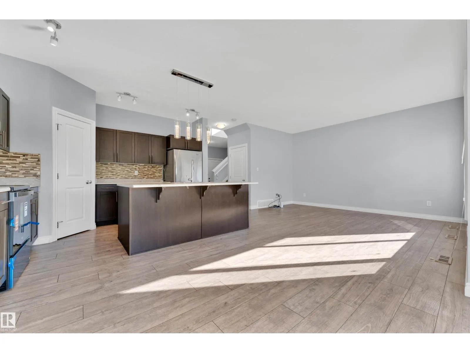 4359 126 AV NW