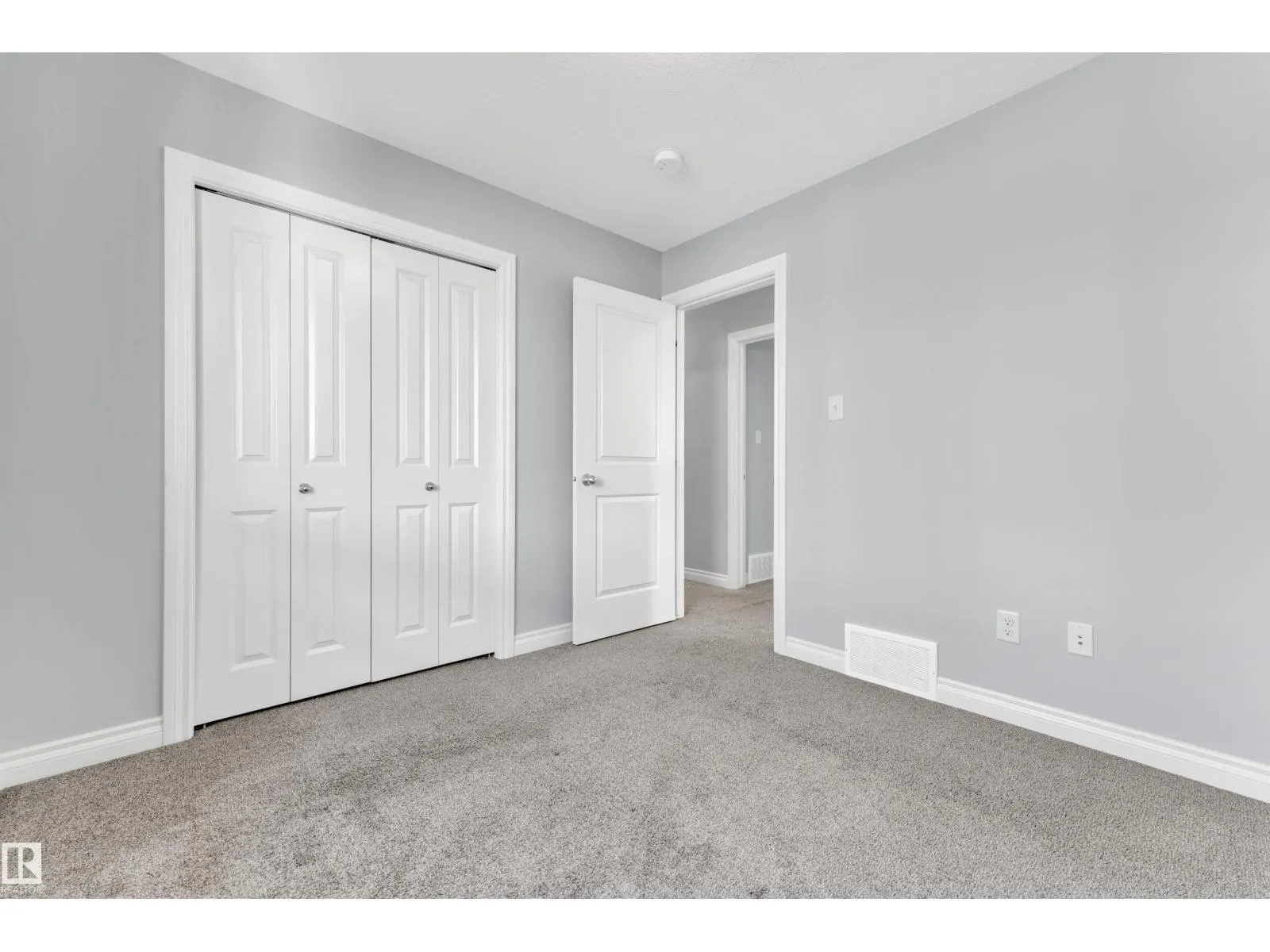 4359 126 AV NW