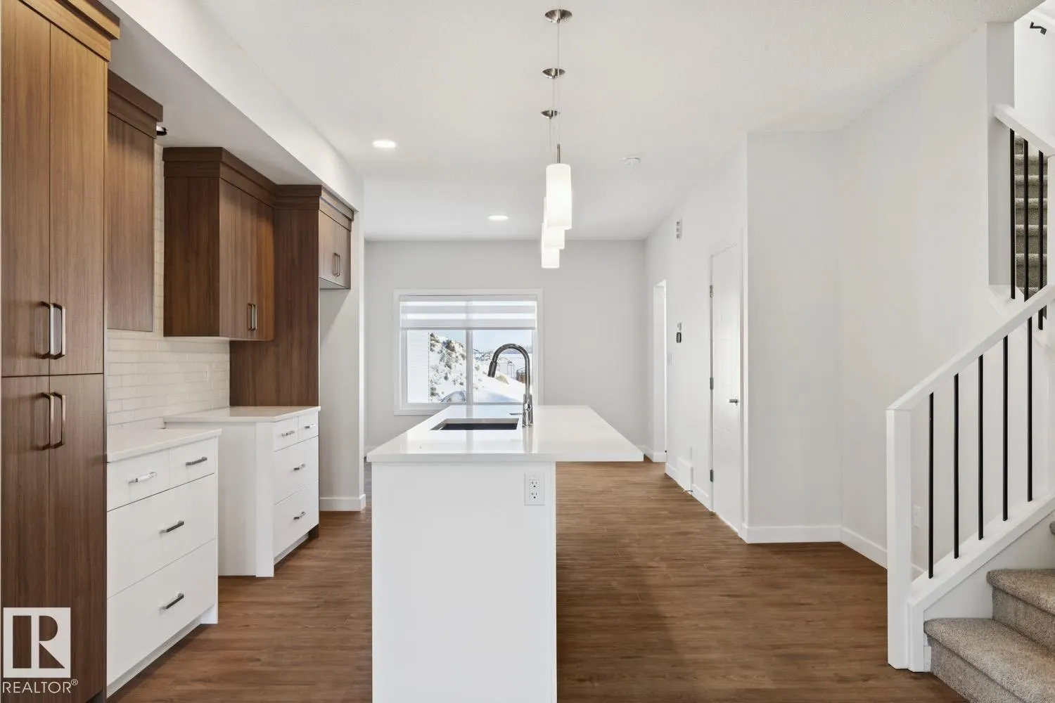 1081 BERG PL