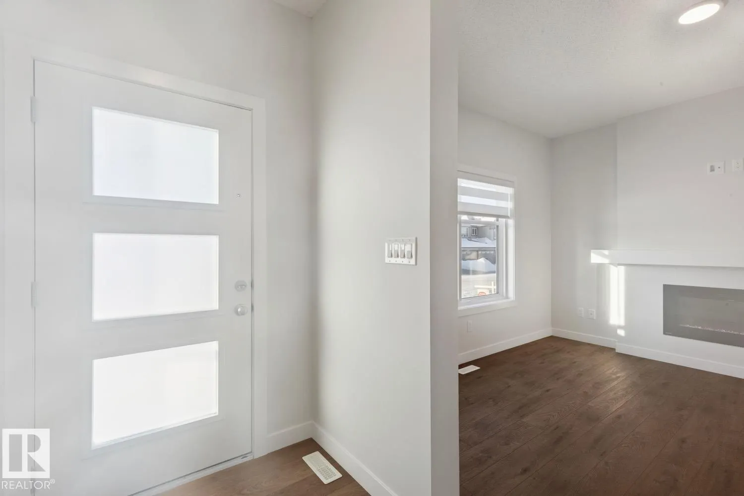 1081 BERG PL