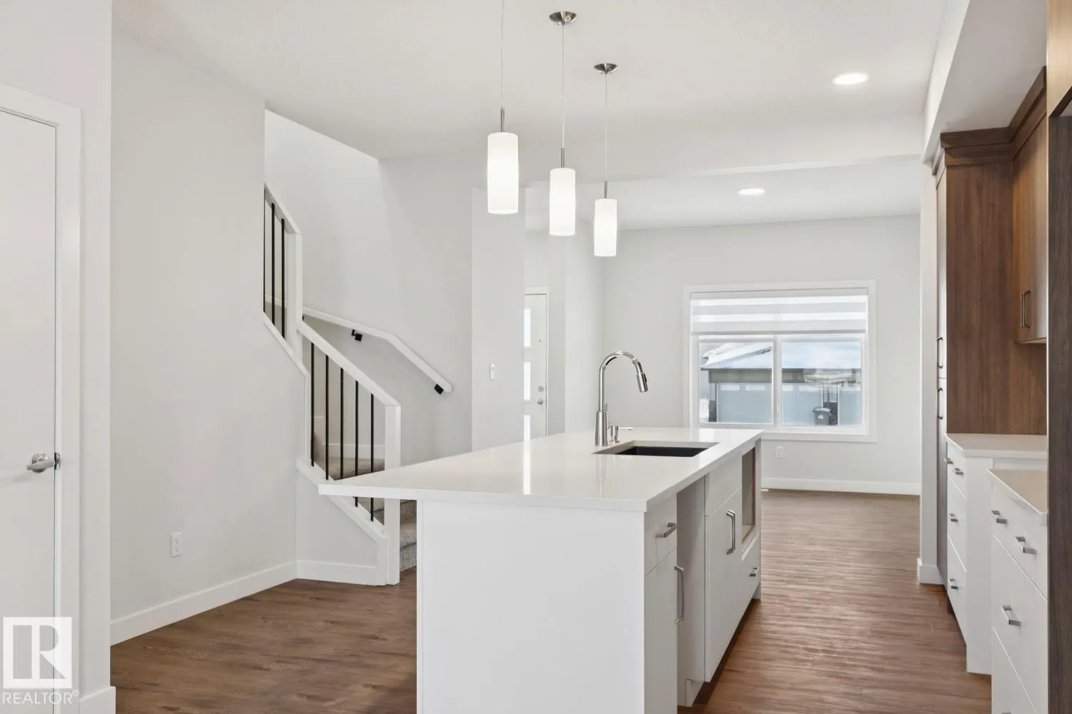 1081 BERG PL