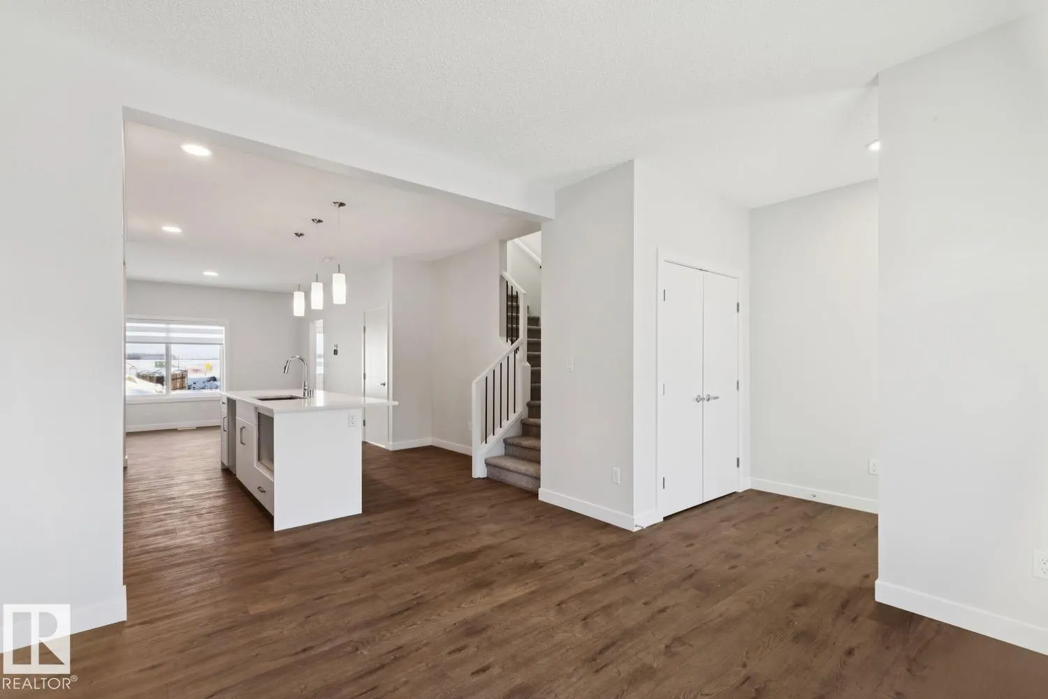 1081 BERG PL