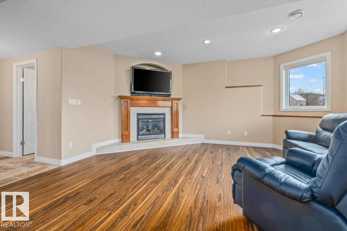 215 WESTERRA PT