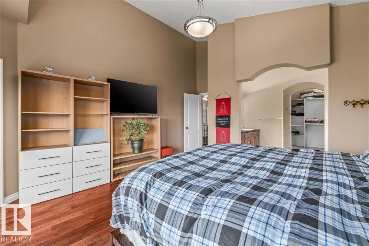 215 WESTERRA PT
