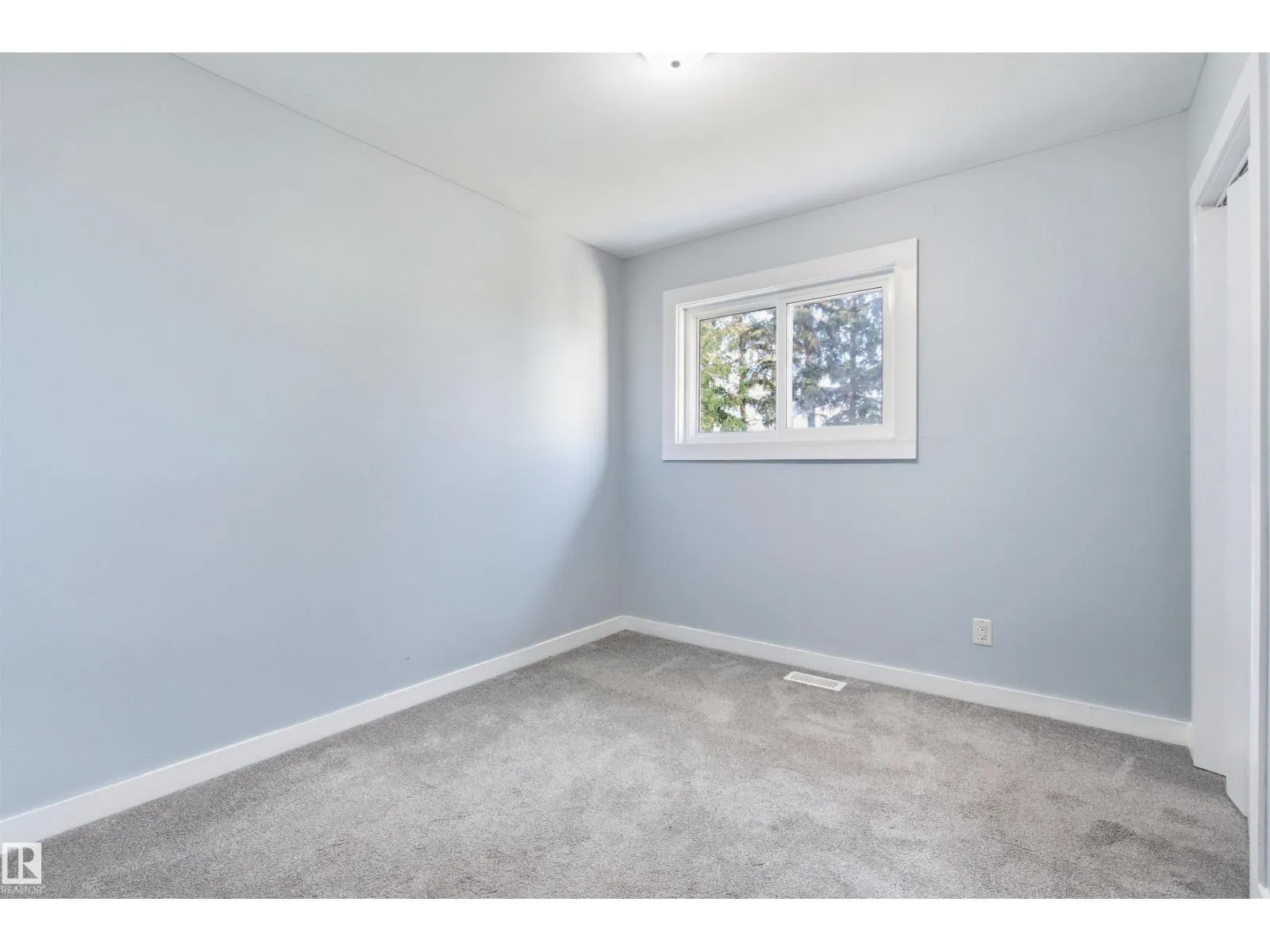 13223 85 ST NW