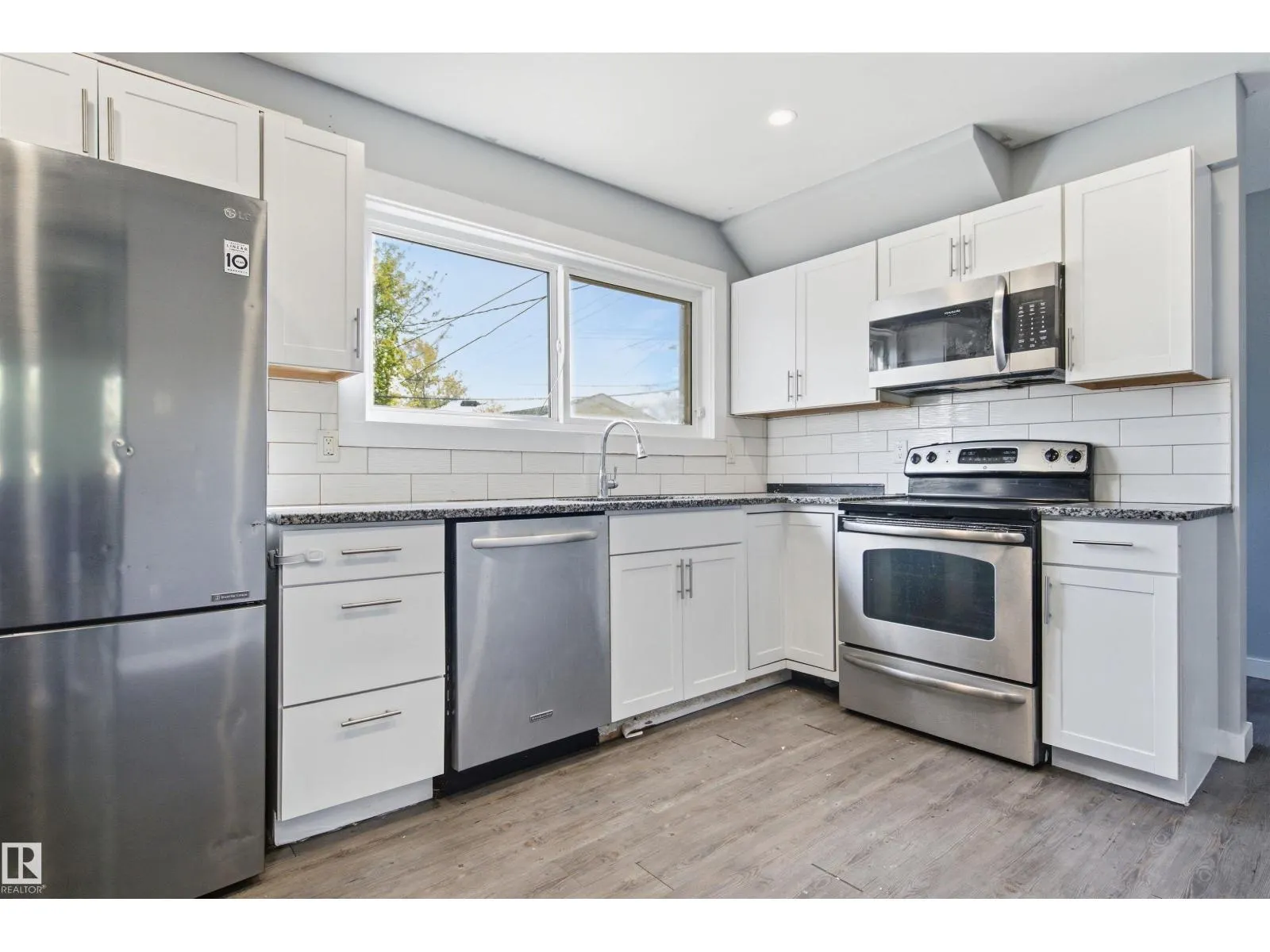 13223 85 ST NW