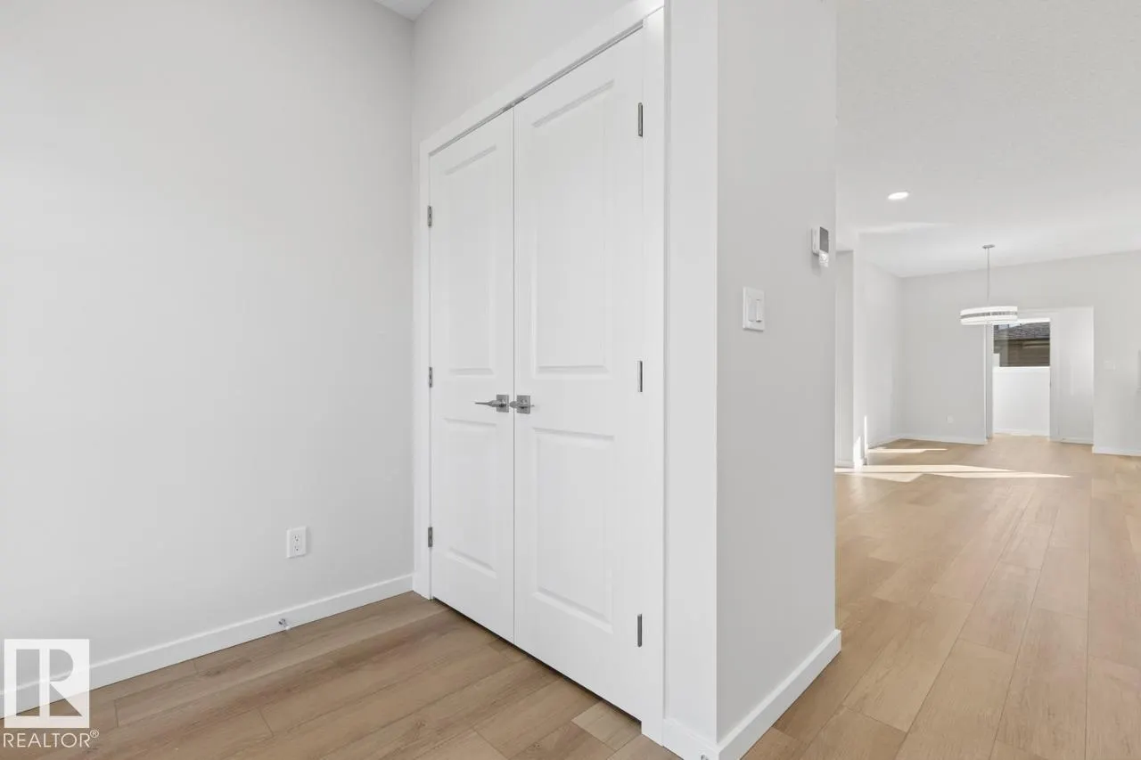 37 Clydesdale LN