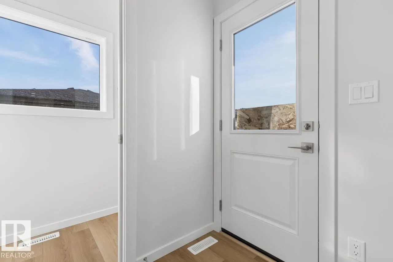 37 Clydesdale LN