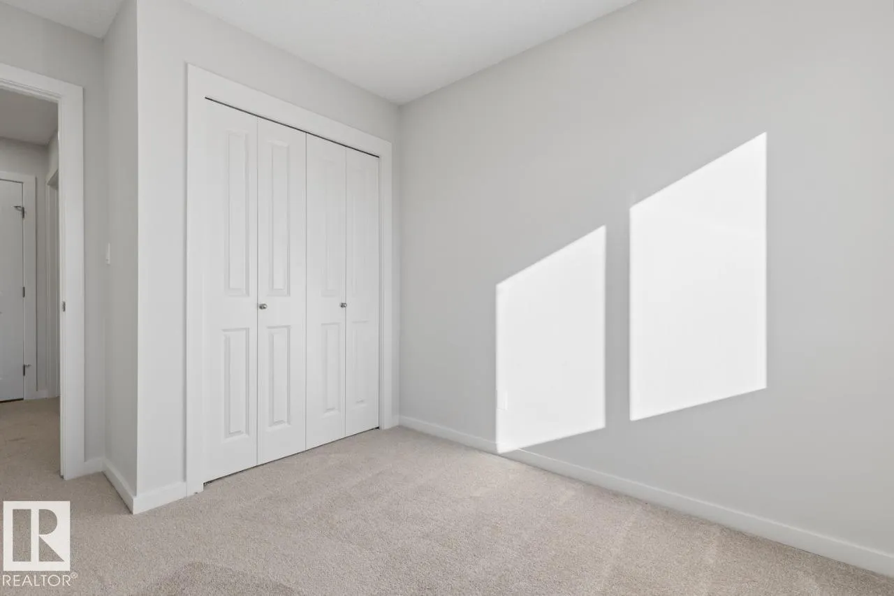 37 Clydesdale LN