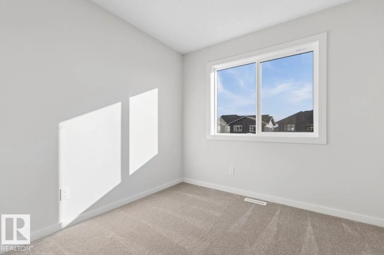37 Clydesdale LN