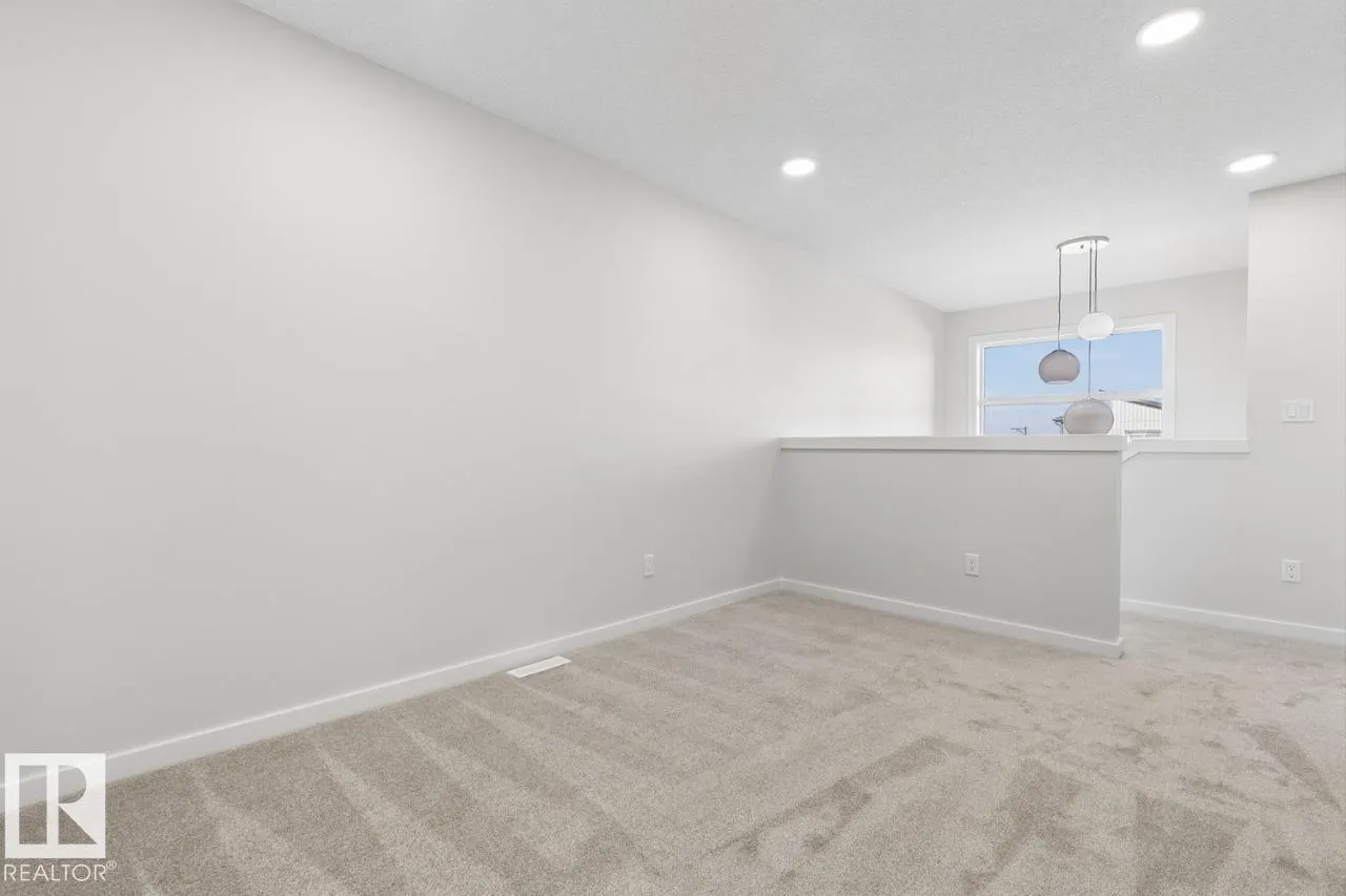 37 Clydesdale LN