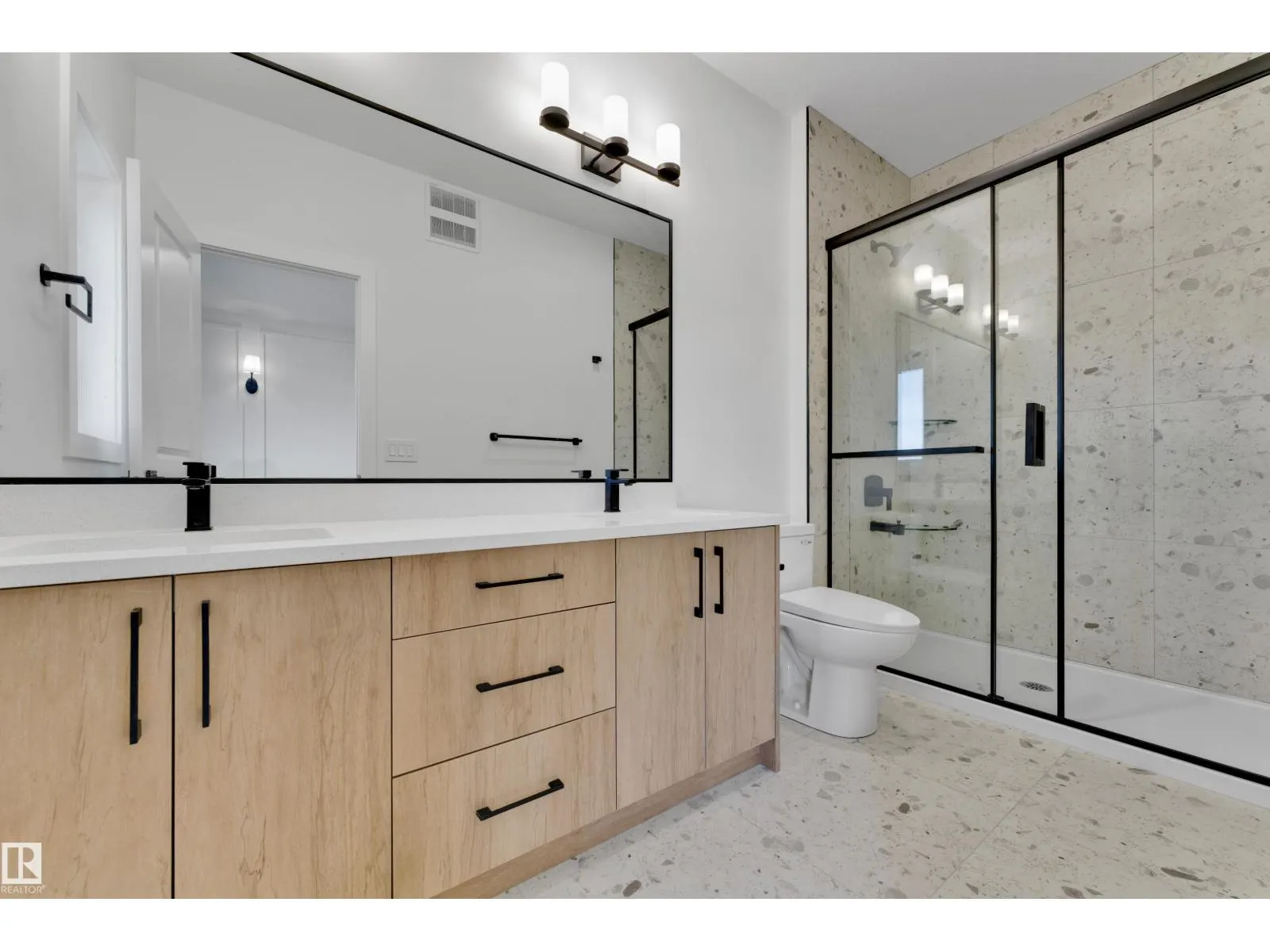 261 Linden LO