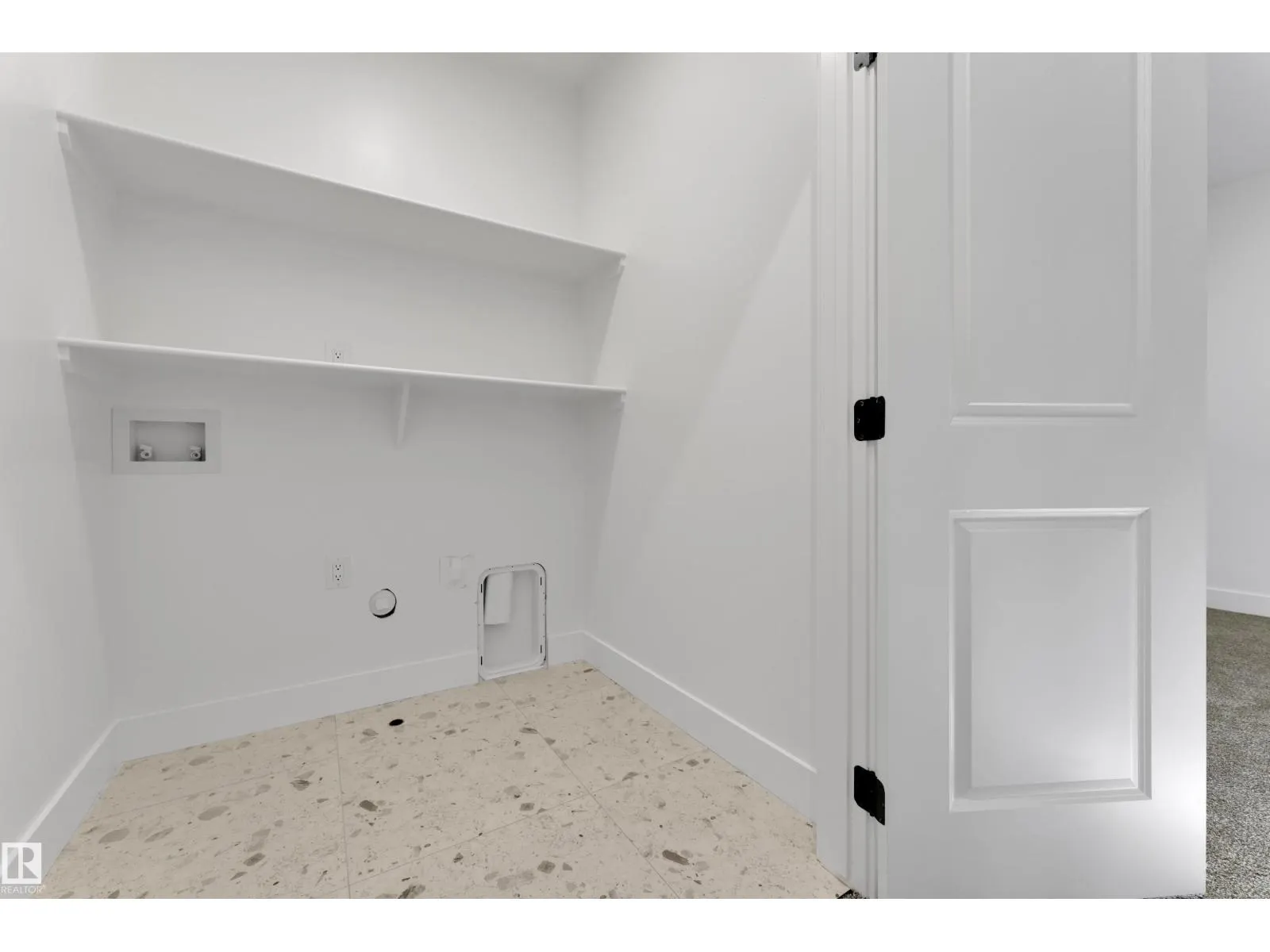 261 Linden LO